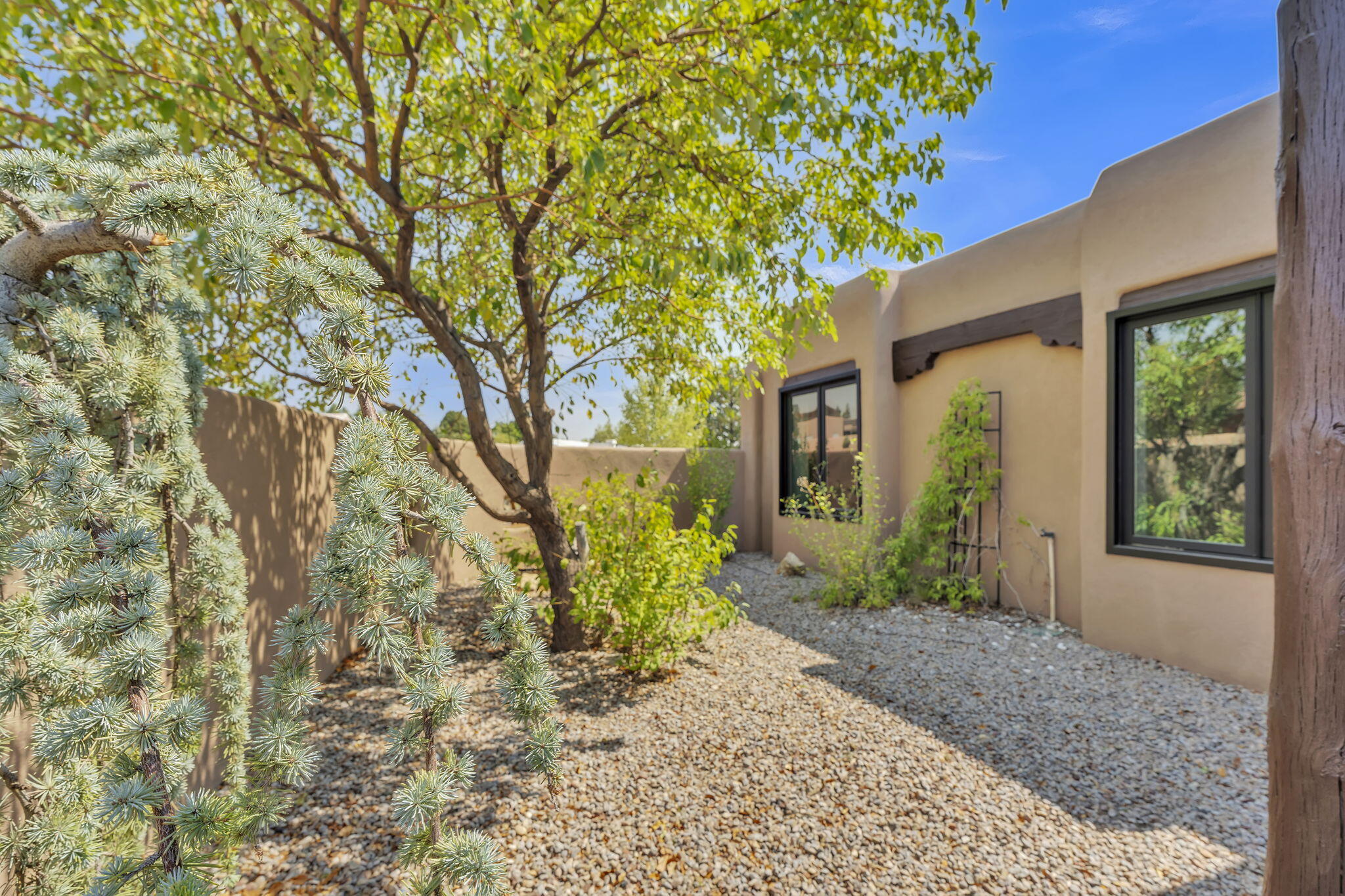 Photo 6 — 5724 Rio Mimbres Road NE