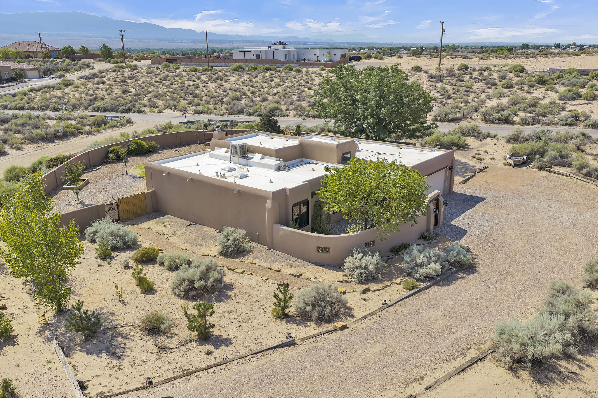 Photo 16 — 5724 Rio Mimbres Road NE