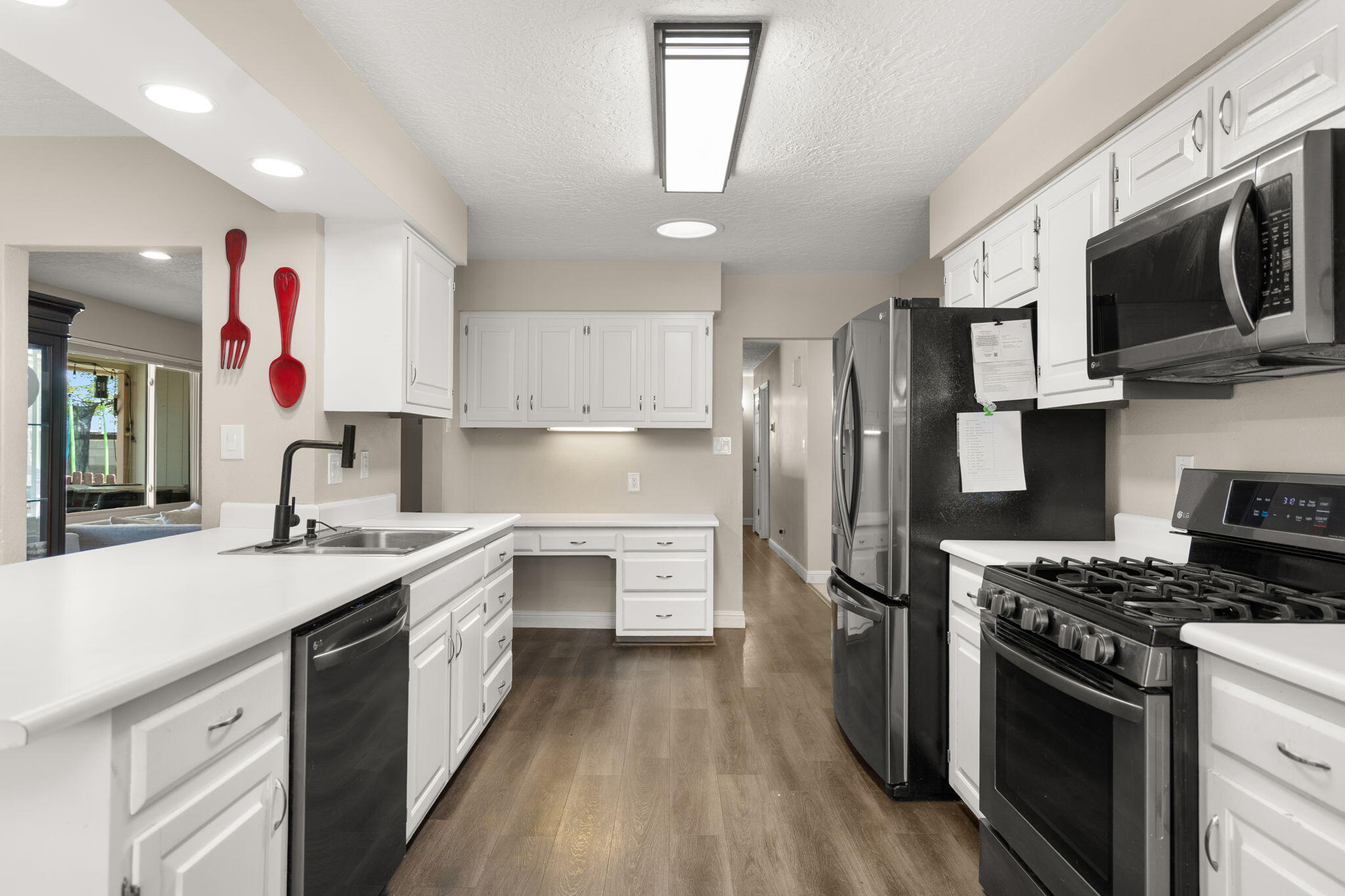 Photo 4 — 5208 Russell Drive NW
