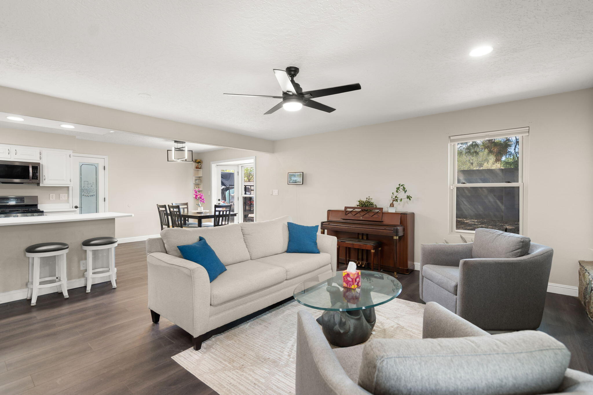 Photo 11 — 5208 Russell Drive NW