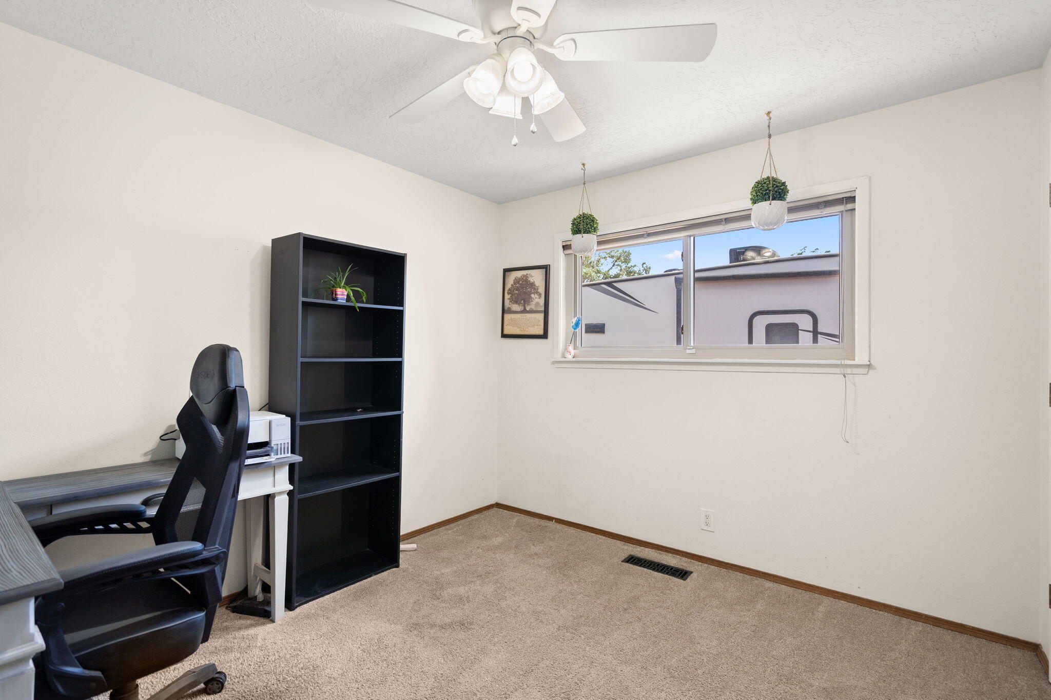 Photo 19 — 5208 Russell Drive NW
