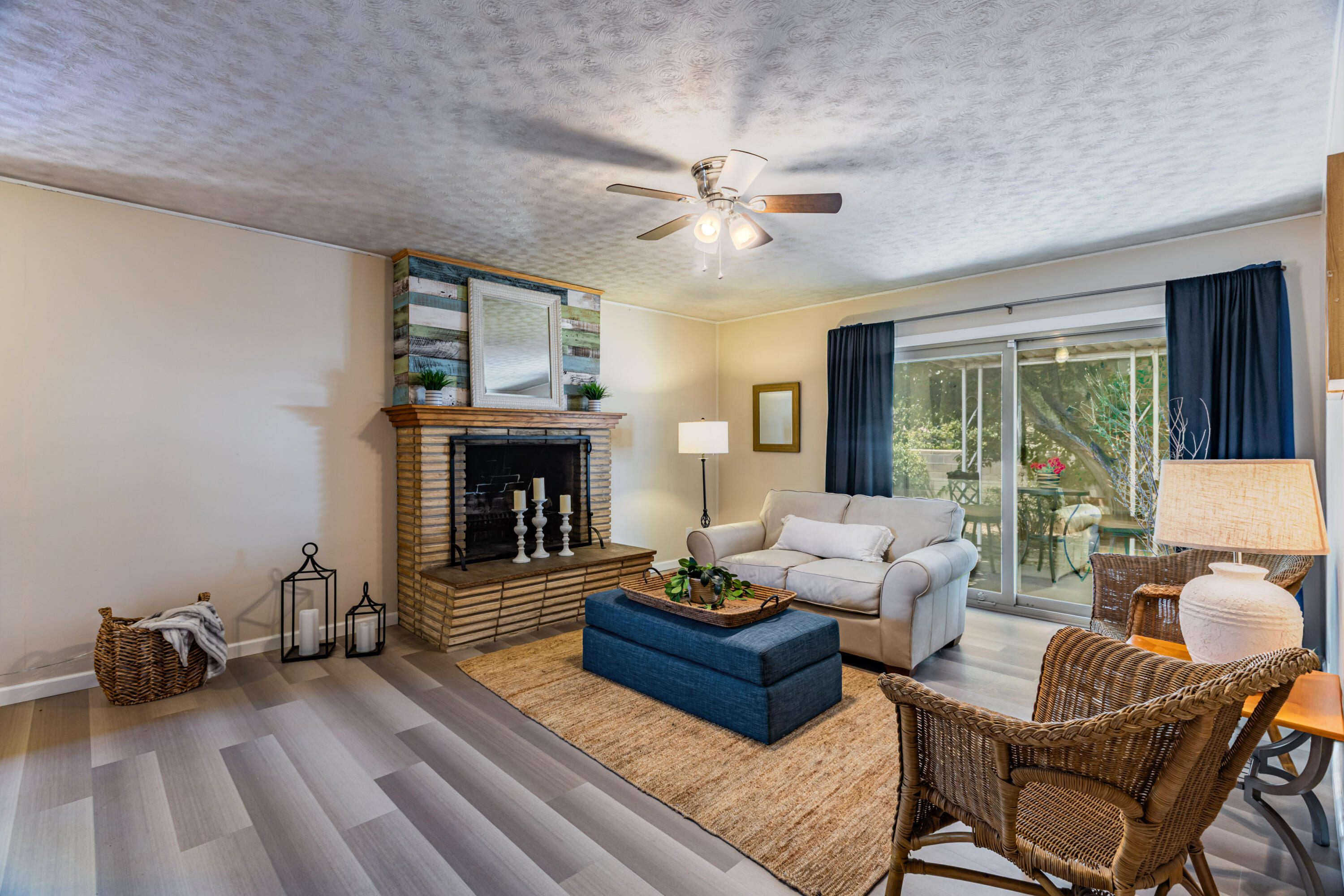 Photo 15 — 507 Alvarado Drive NE
