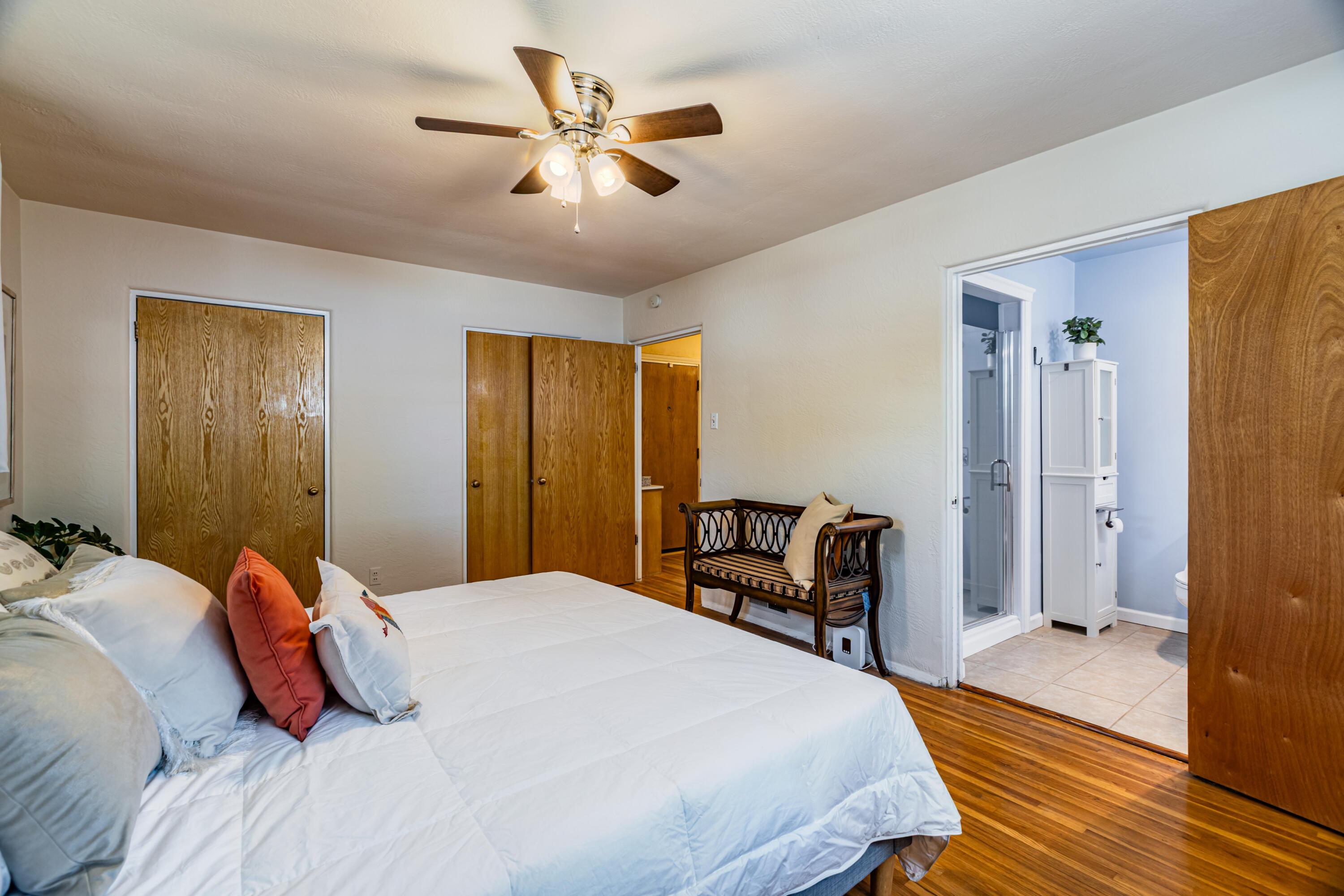 Photo 10 — 507 Alvarado Drive NE
