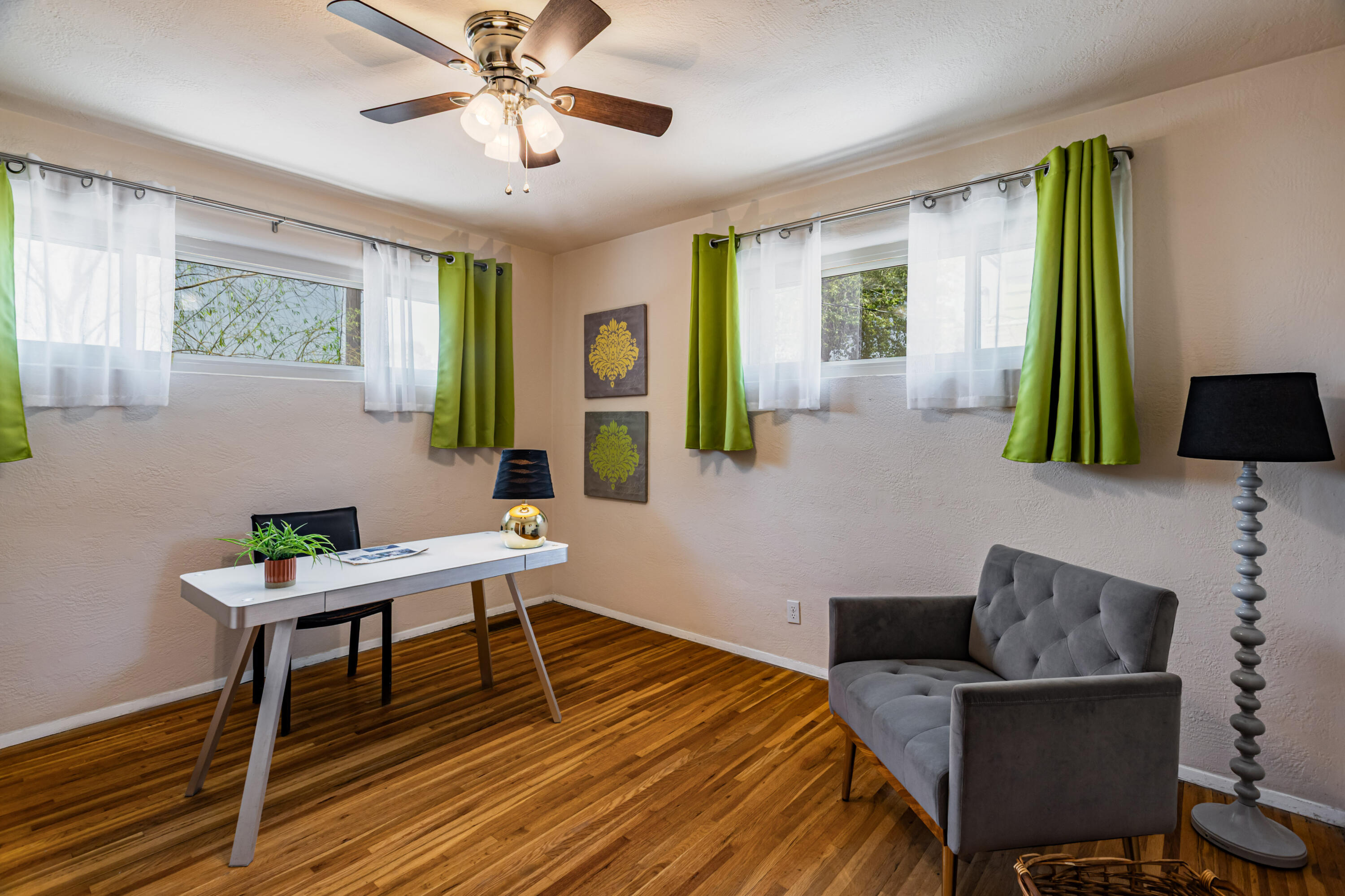 Photo 5 — 507 Alvarado Drive NE