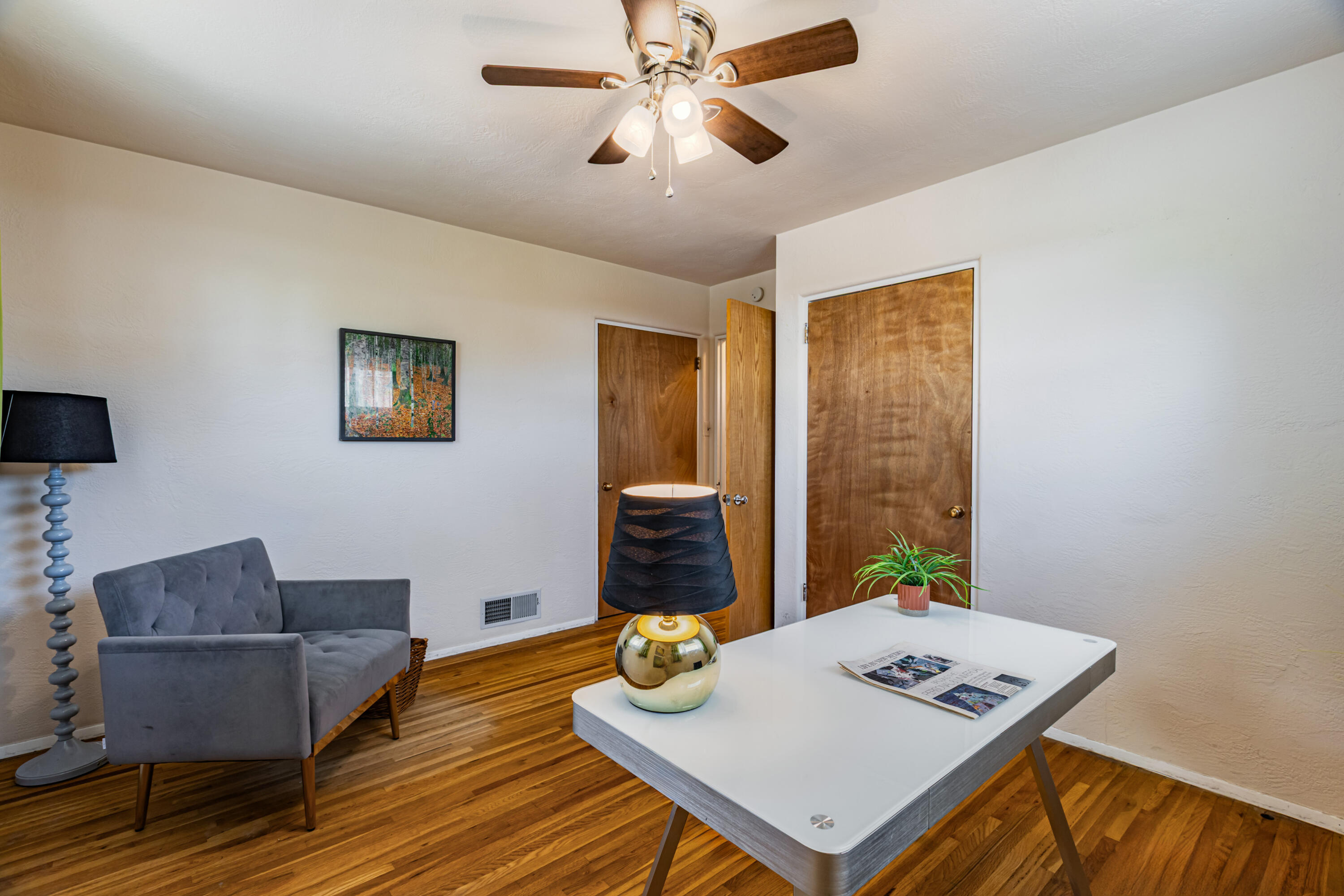 Photo 4 — 507 Alvarado Drive NE