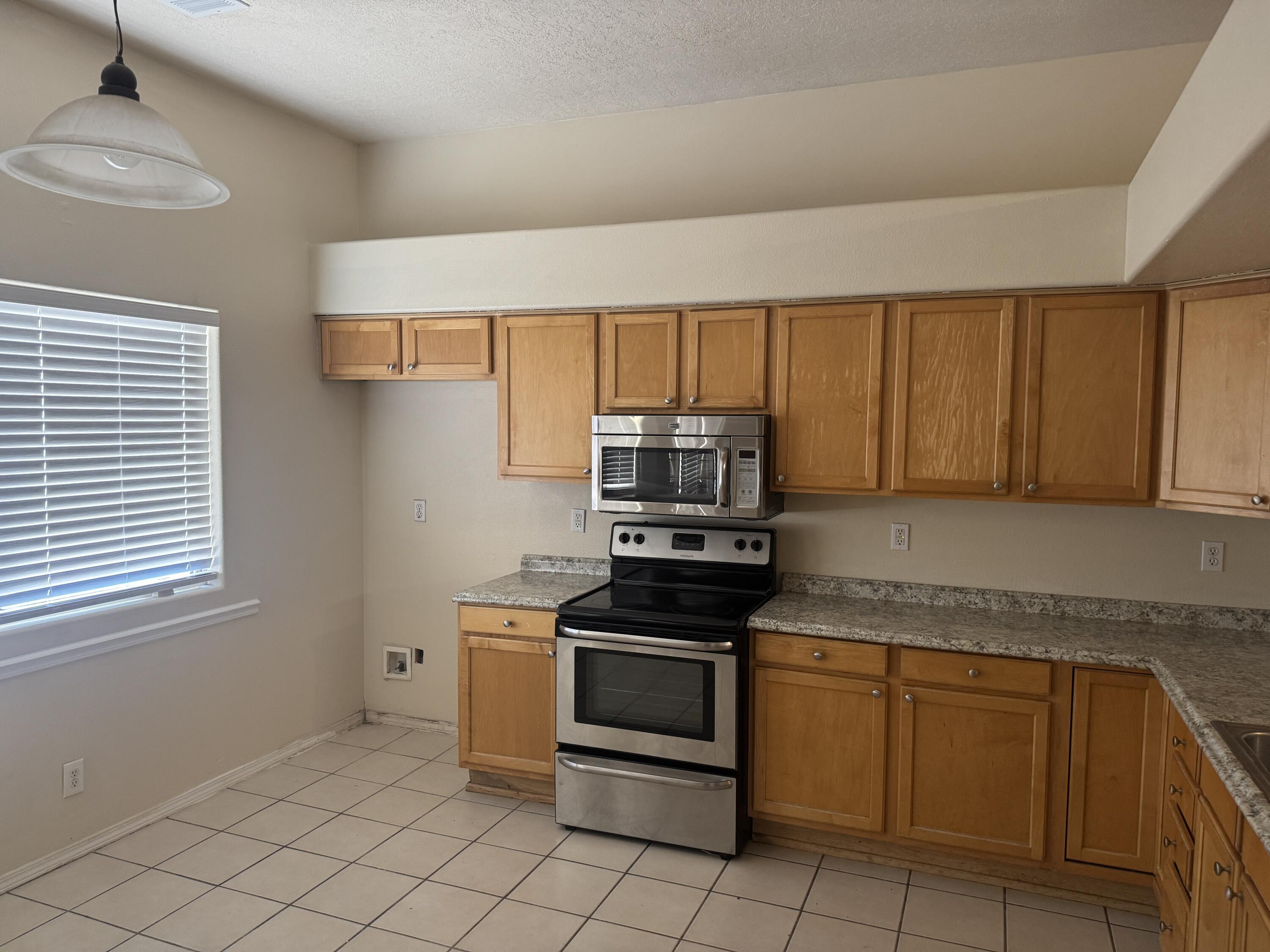 Photo 18 — 2150 Sonora Road NE