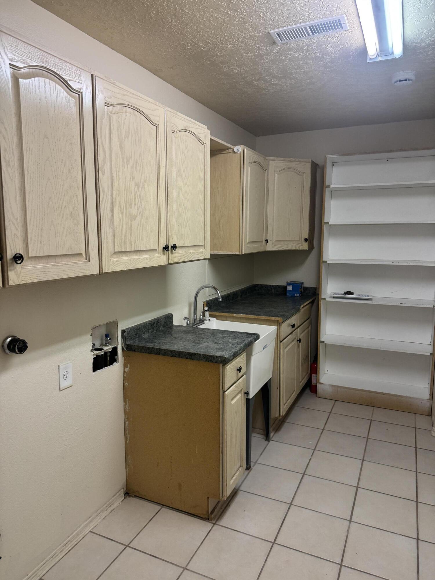 Photo 15 — 2150 Sonora Road NE