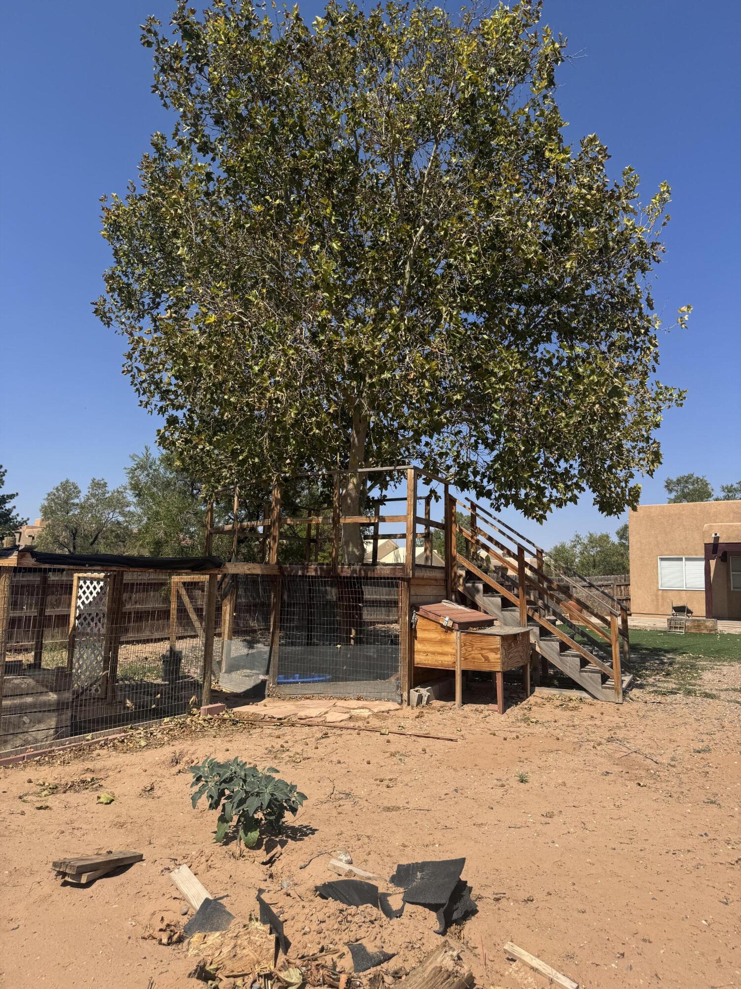 Photo 10 — 2150 Sonora Road NE
