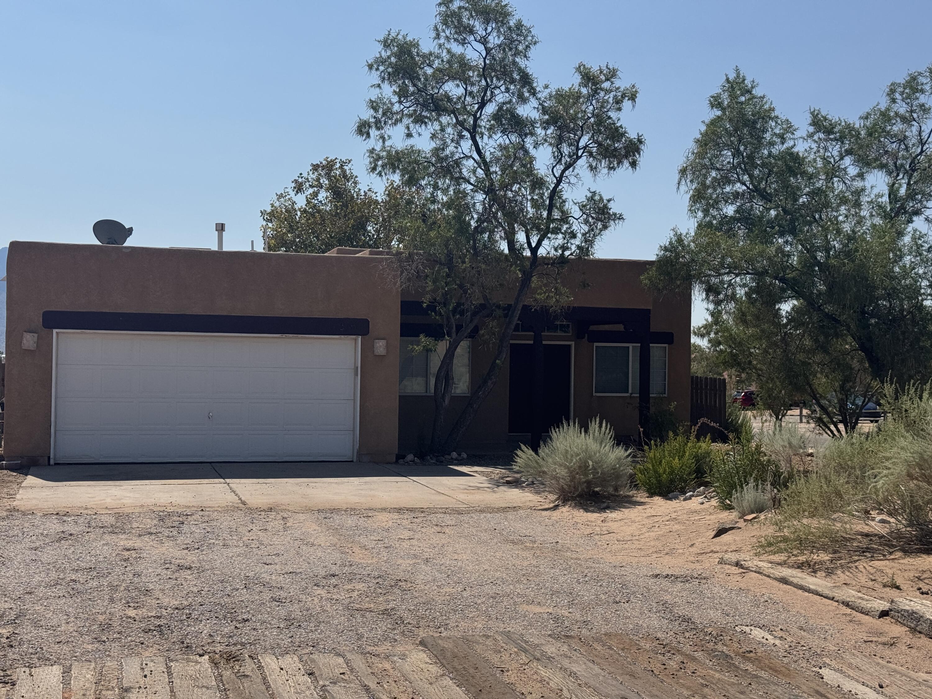 Photo 9 — 2150 Sonora Road NE