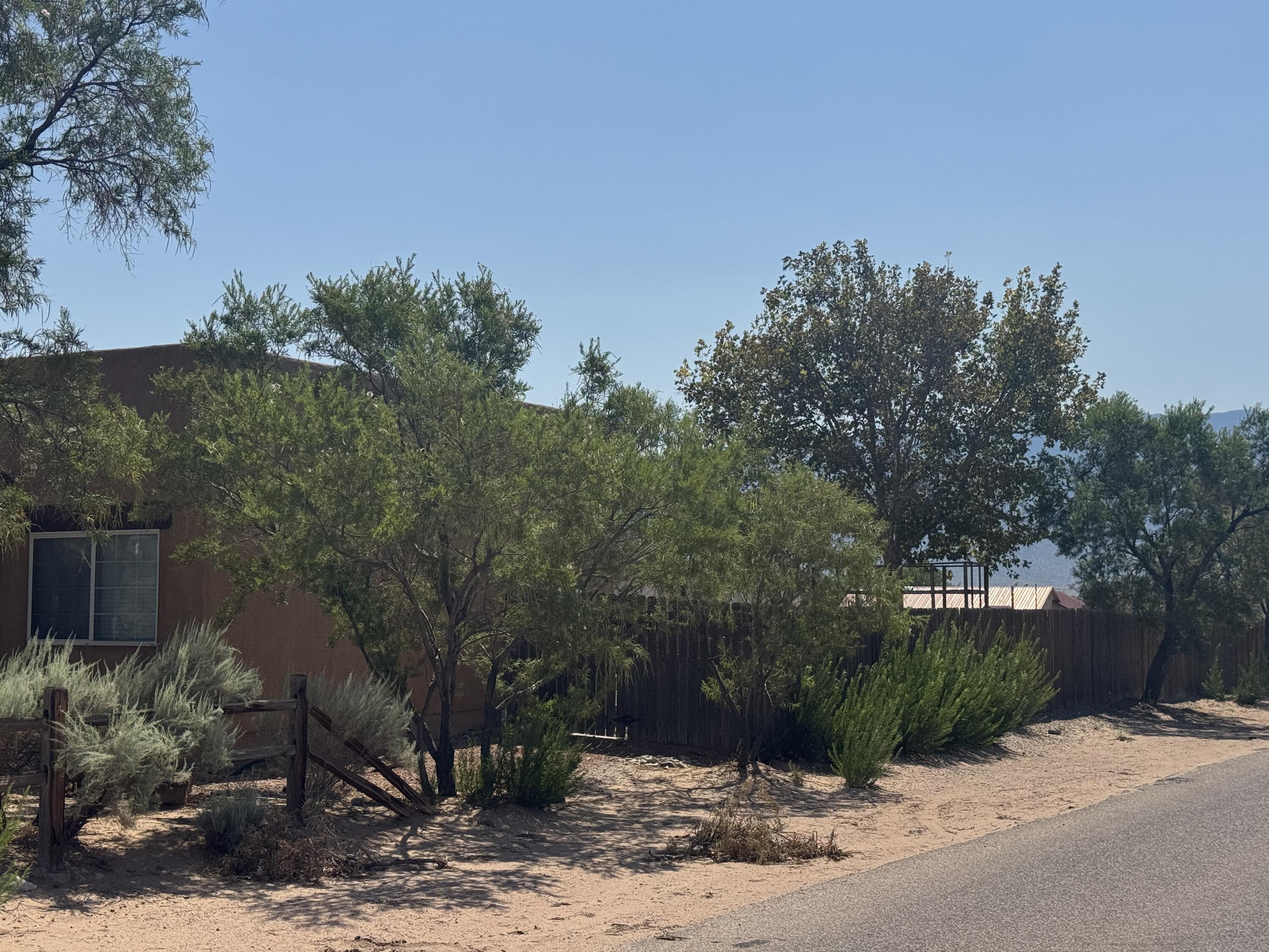 Photo 8 — 2150 Sonora Road NE