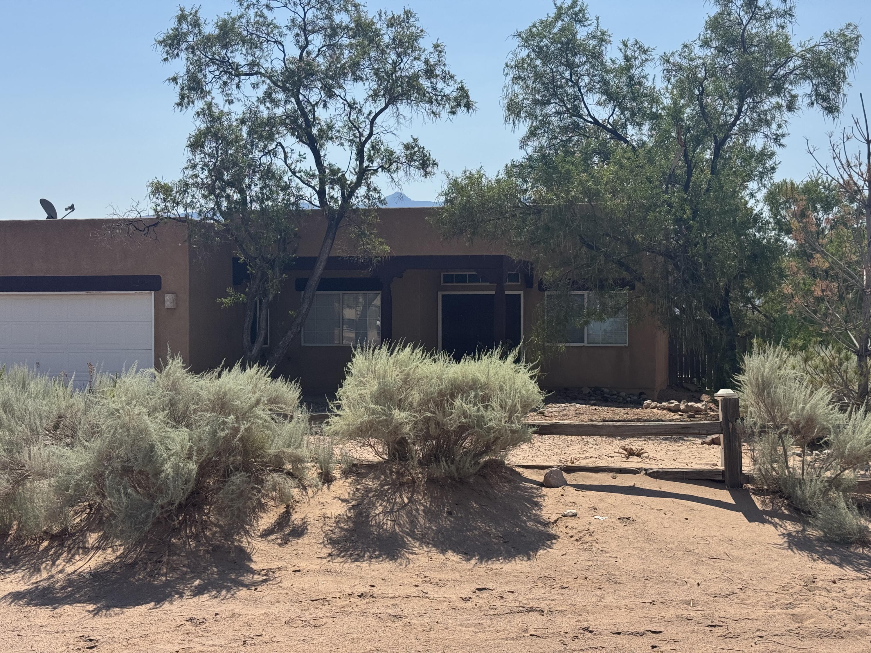 Photo 4 — 2150 Sonora Road NE