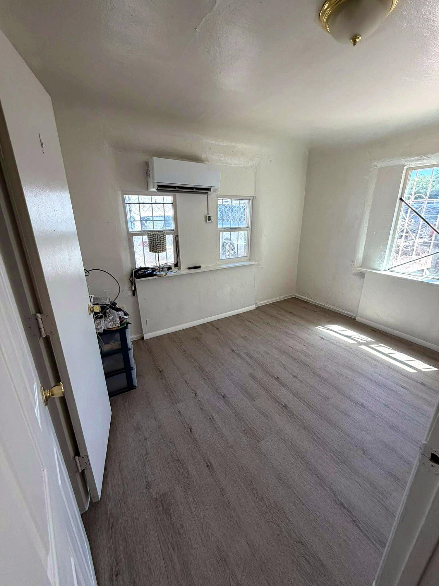 Photo 10 — 1709 Walter Street SE