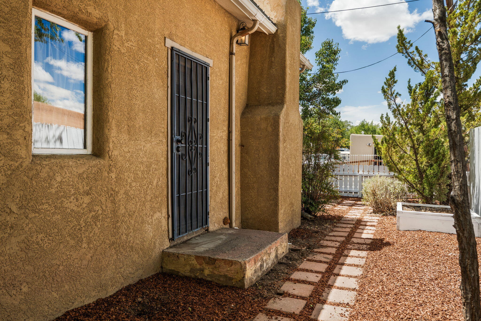 Photo 4 — 1023 11th Street SW