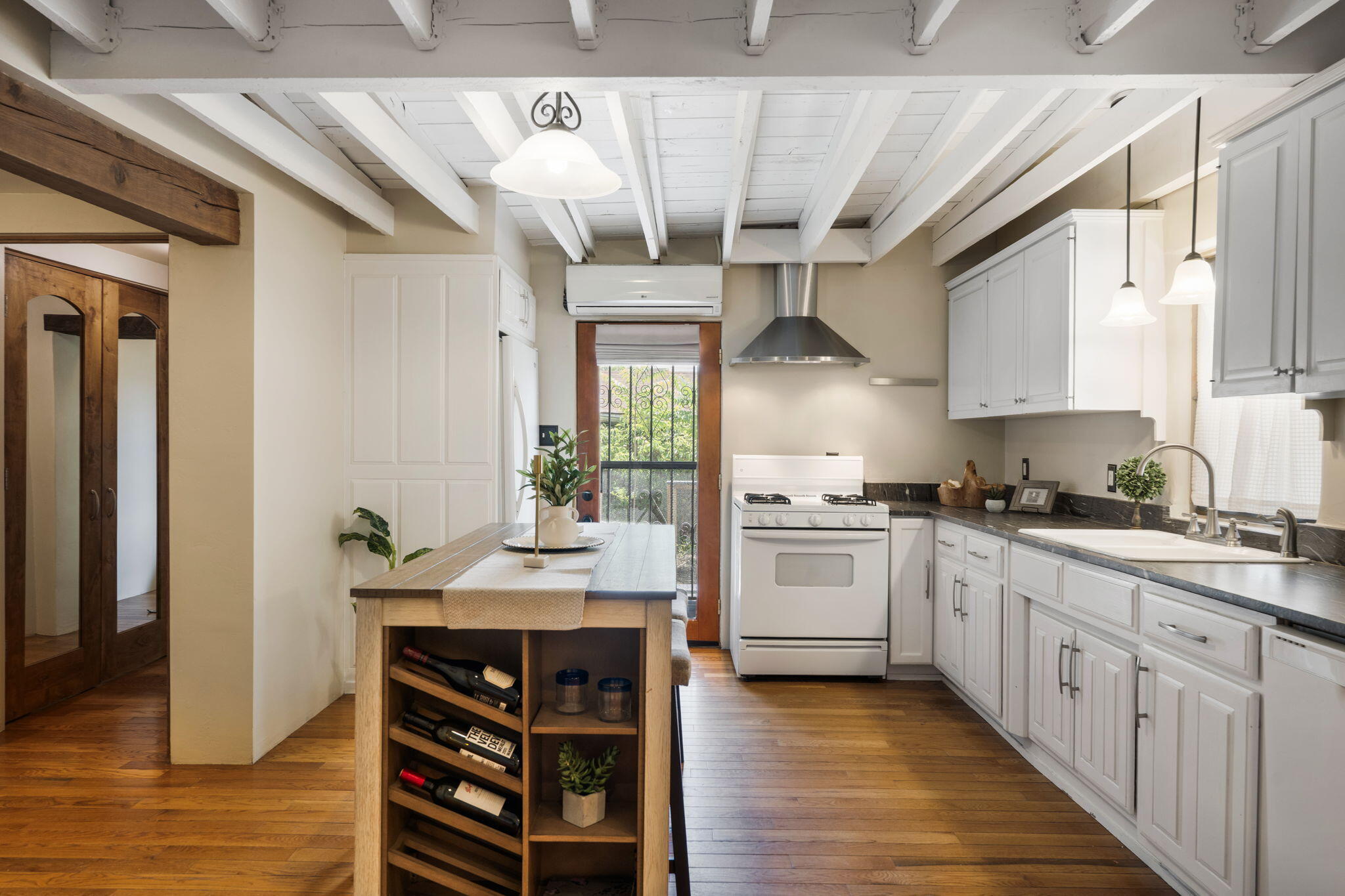 Photo 19 — 1023 11th Street SW
