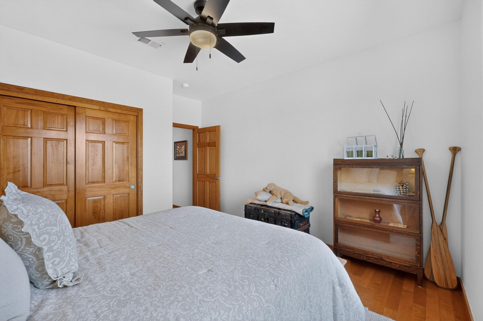 Photo 18 — 6830 Oersted Road NE