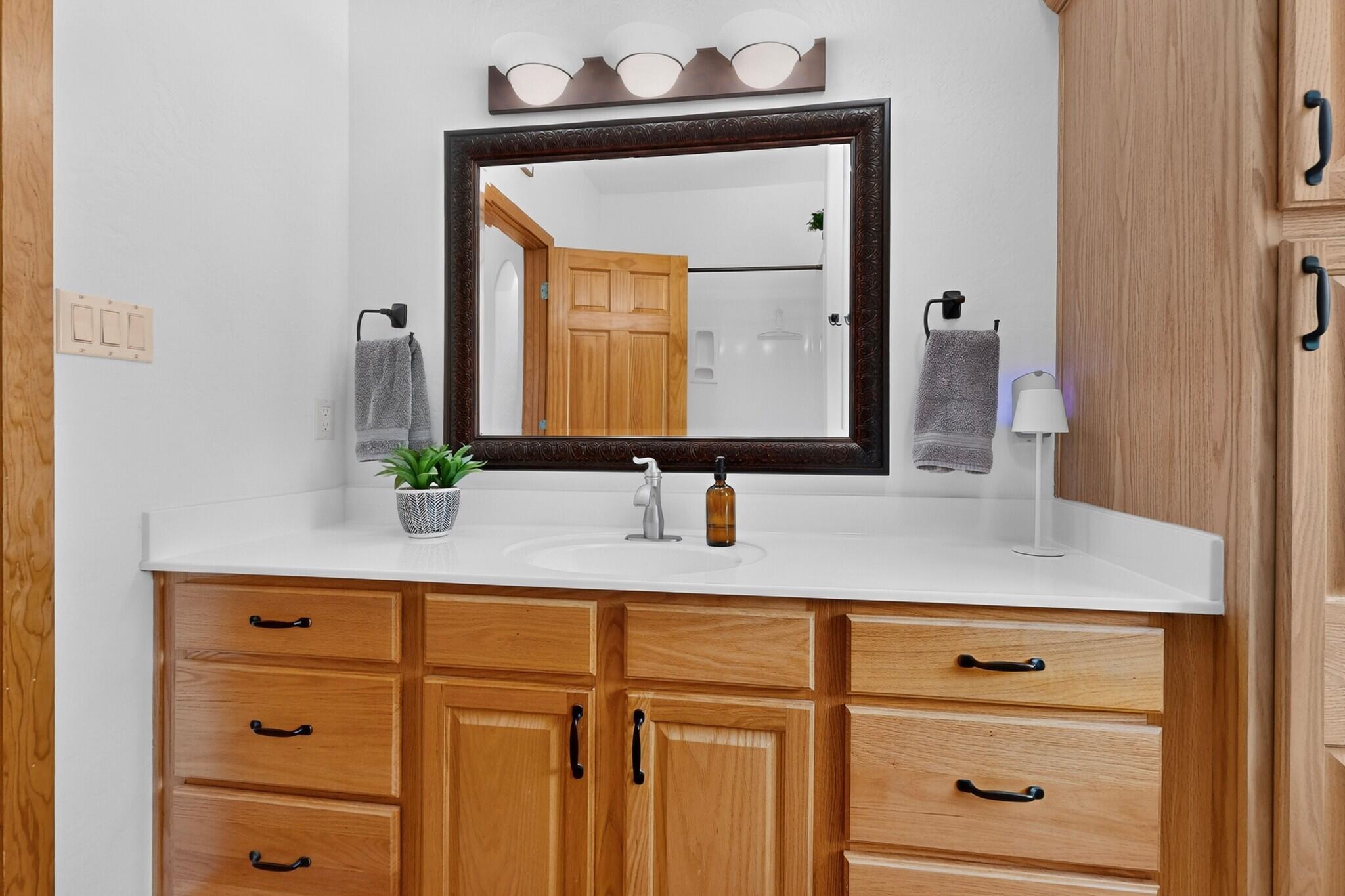 Photo 20 — 6830 Oersted Road NE