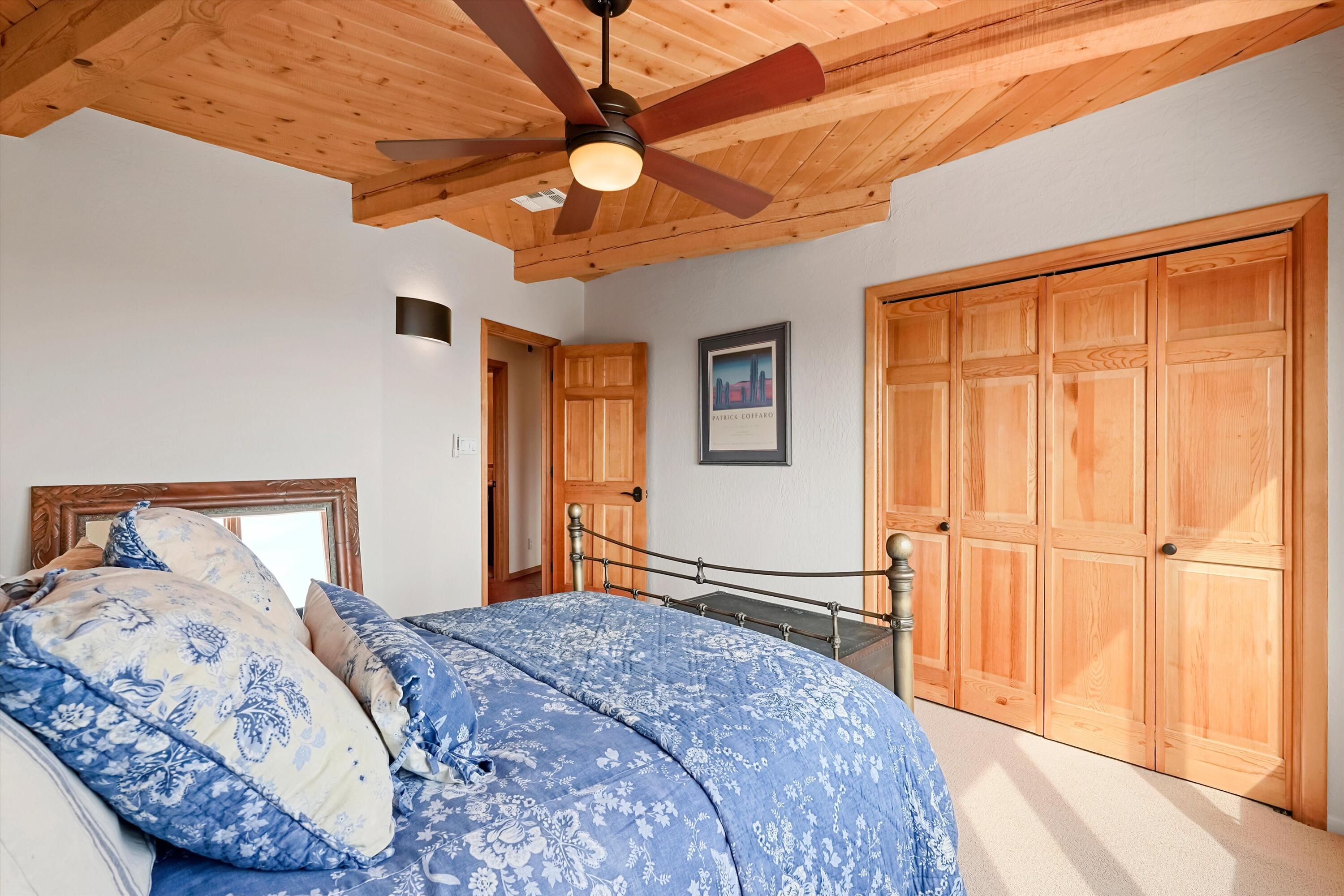 Photo 20 — 303 Spring Creek Place NE