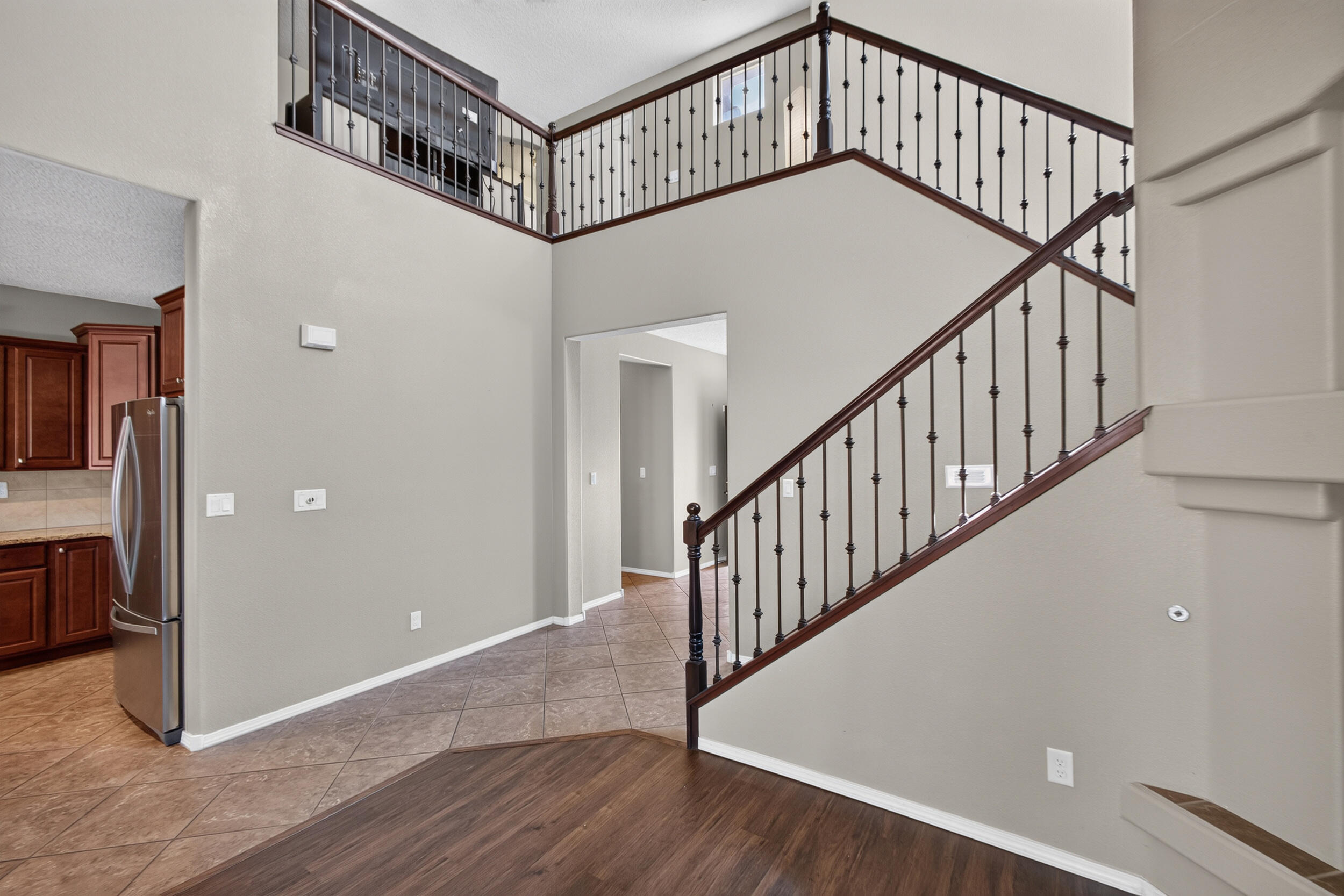 Photo 11 — 625 Palo Alto Drive NE