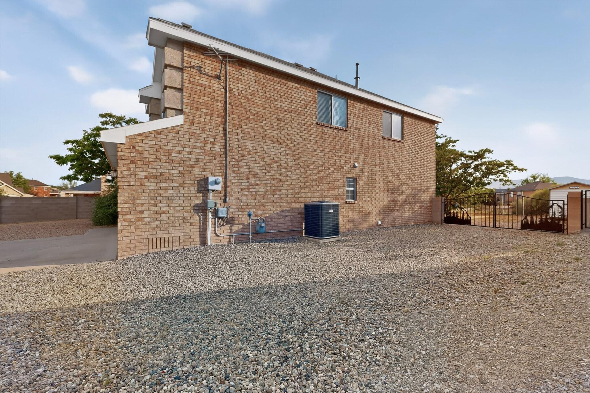 Photo 8 — 1401 Cerro Crestado Drive NW