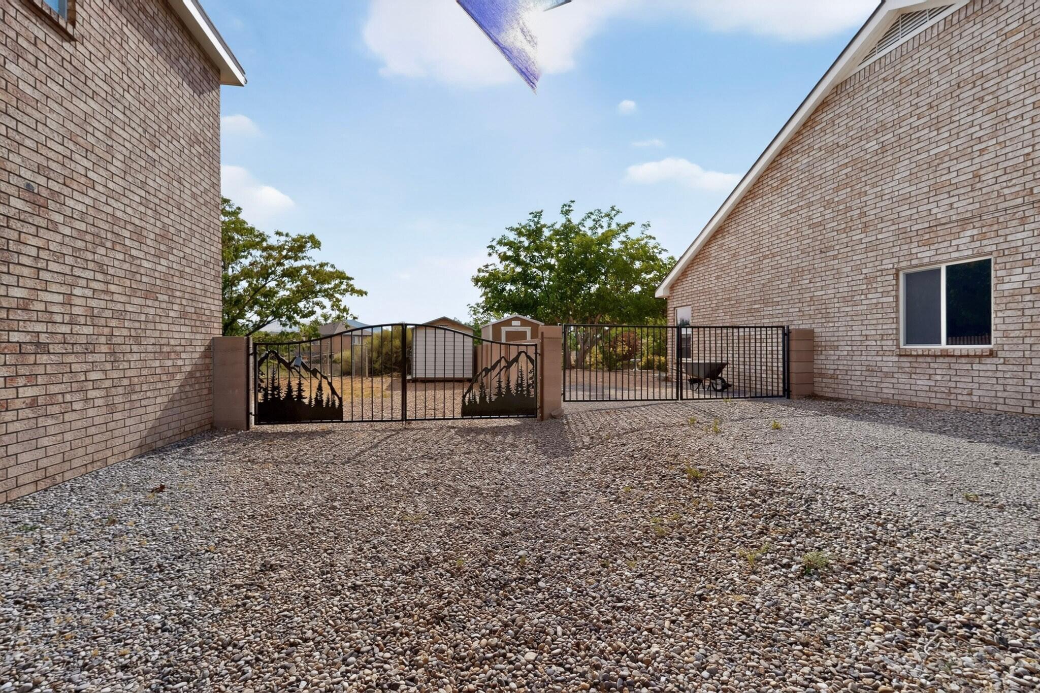 Photo 3 — 1401 Cerro Crestado Drive NW