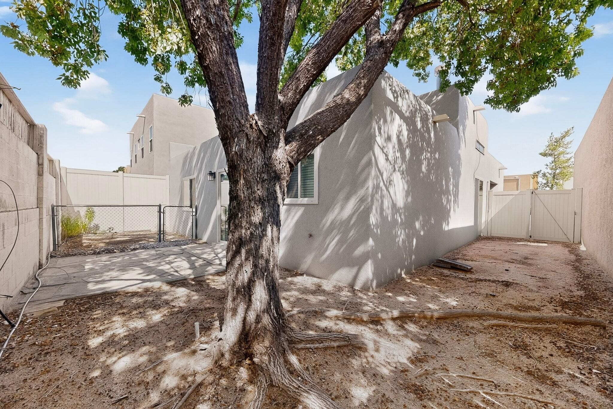 Photo 19 — 9108 Osuna Place NE