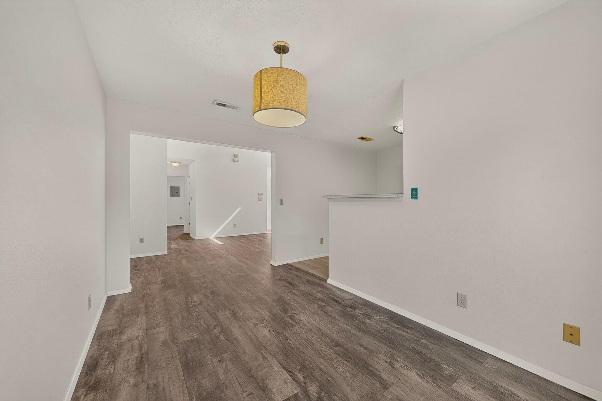 Photo 15 — 9108 Osuna Place NE