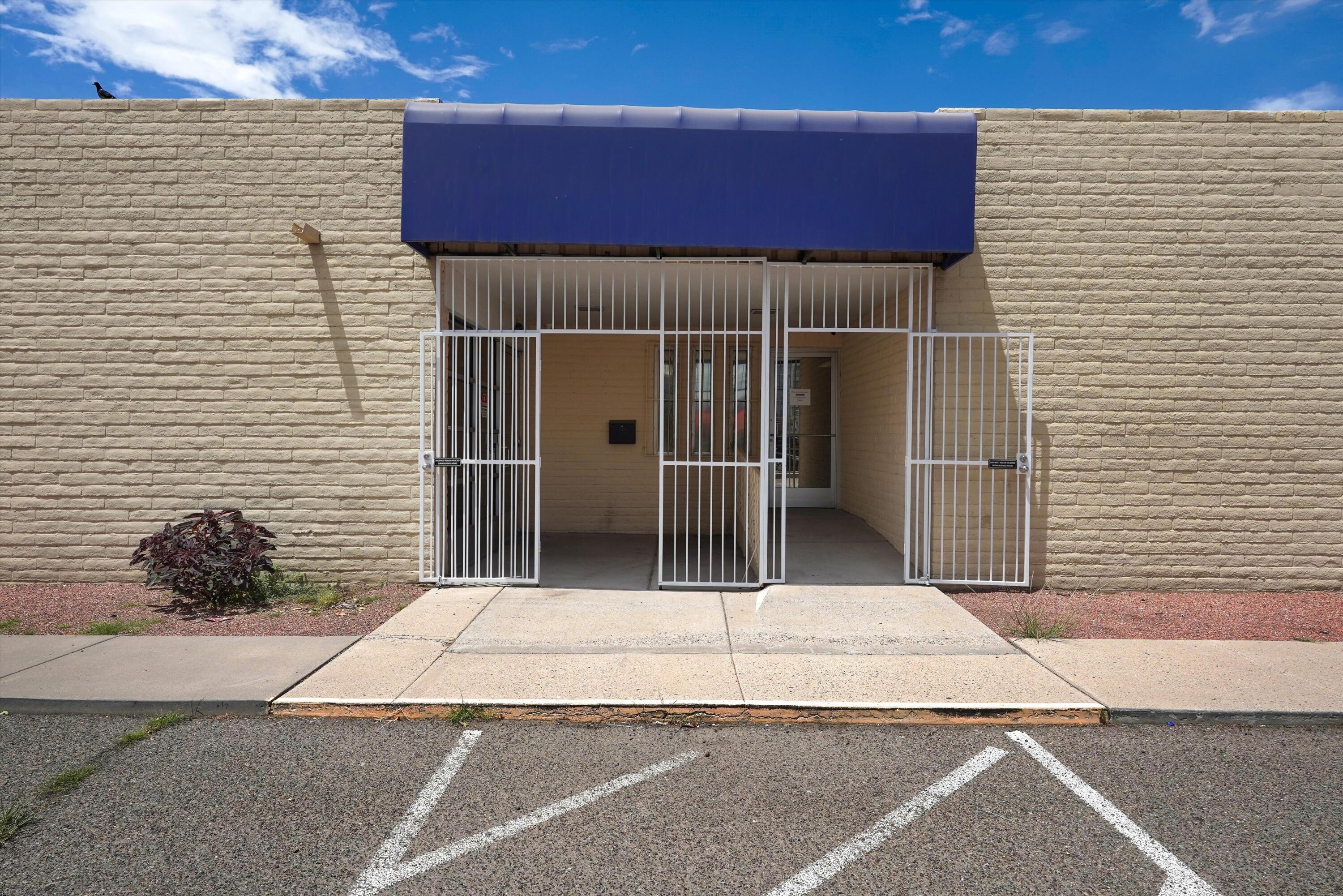 718 Lomas Boulevard NW, Albuquerque, NM 87102