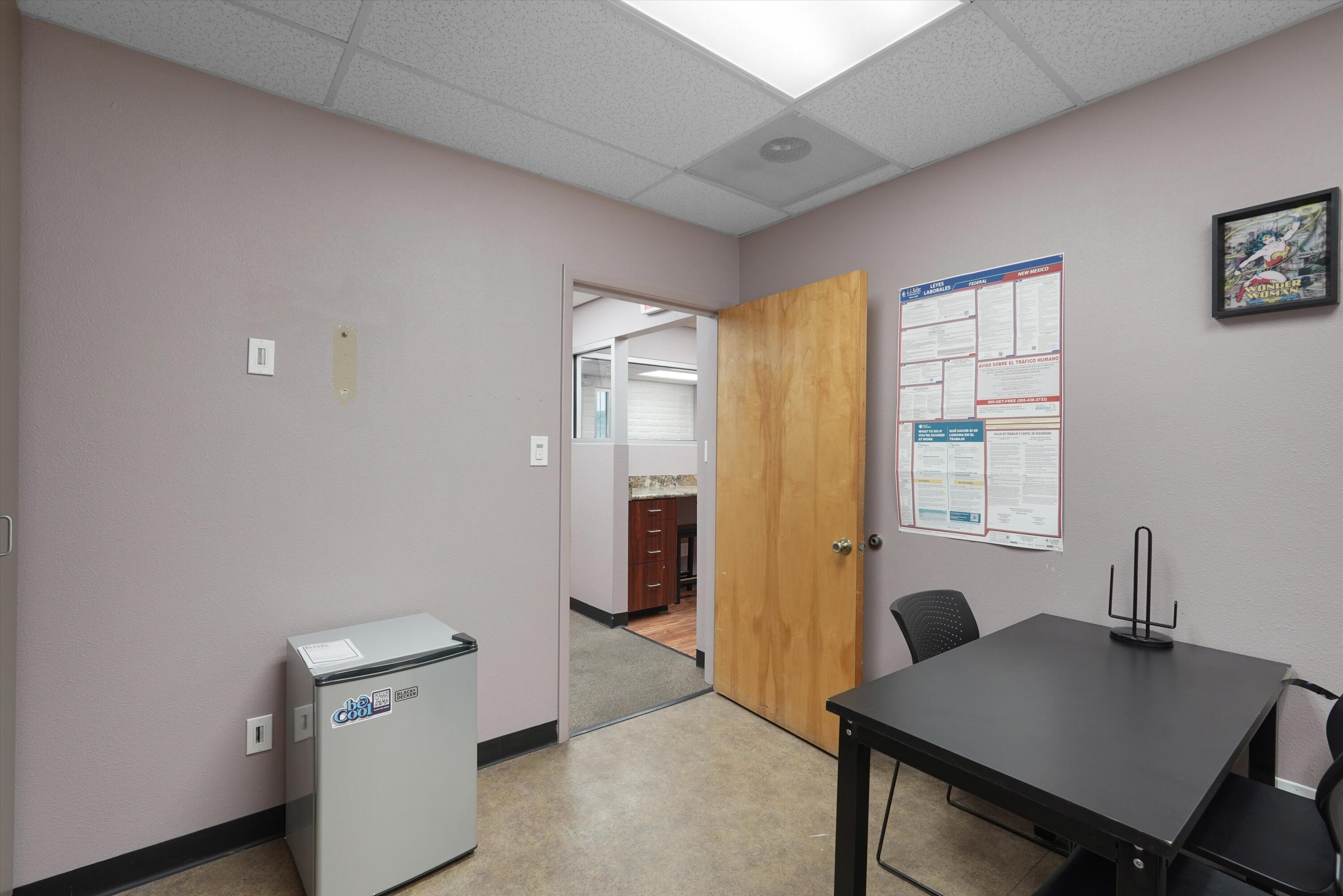 Photo 8 — 718 Lomas Boulevard NW