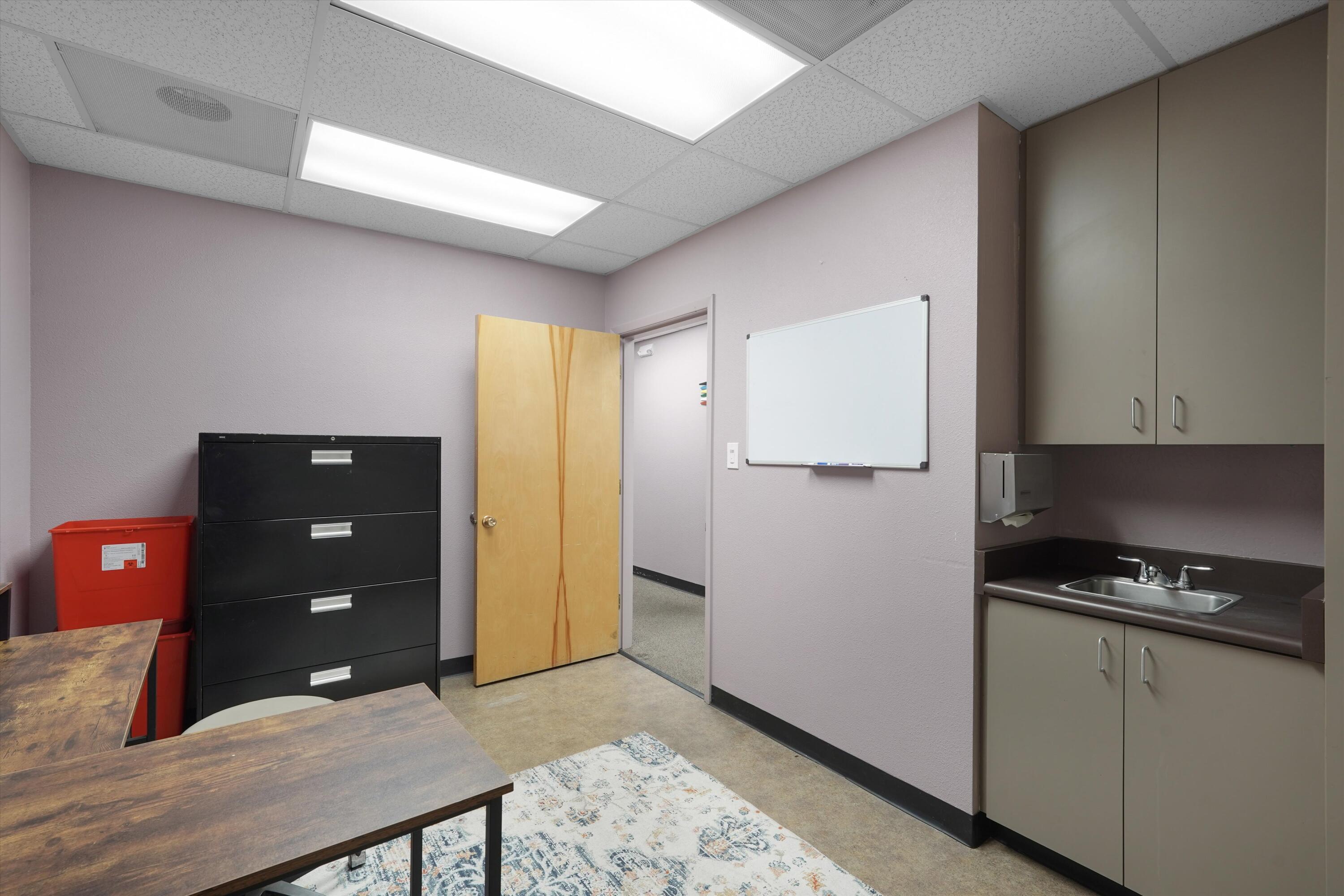 Photo 12 — 718 Lomas Boulevard NW