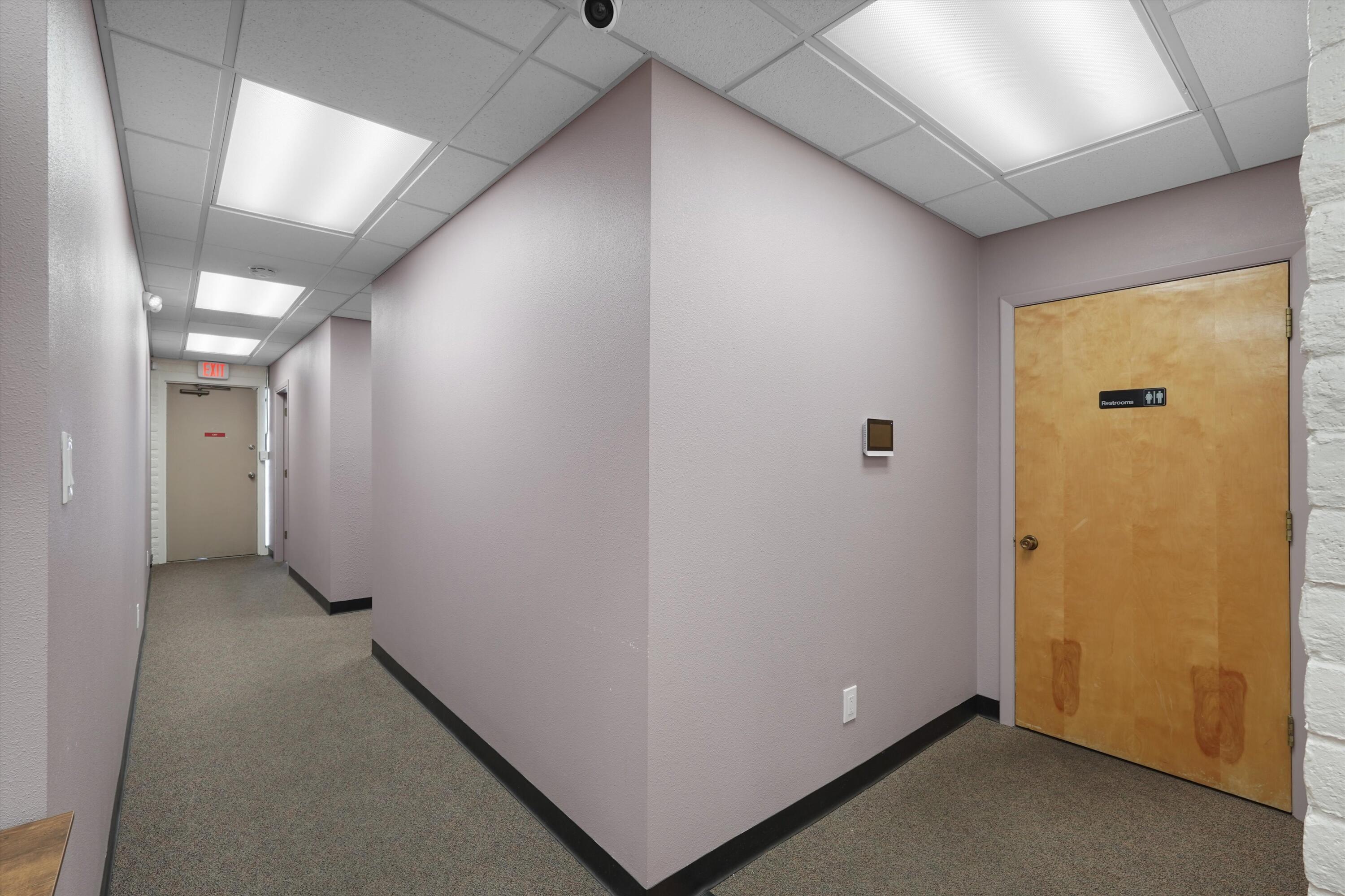 Photo 17 — 718 Lomas Boulevard NW
