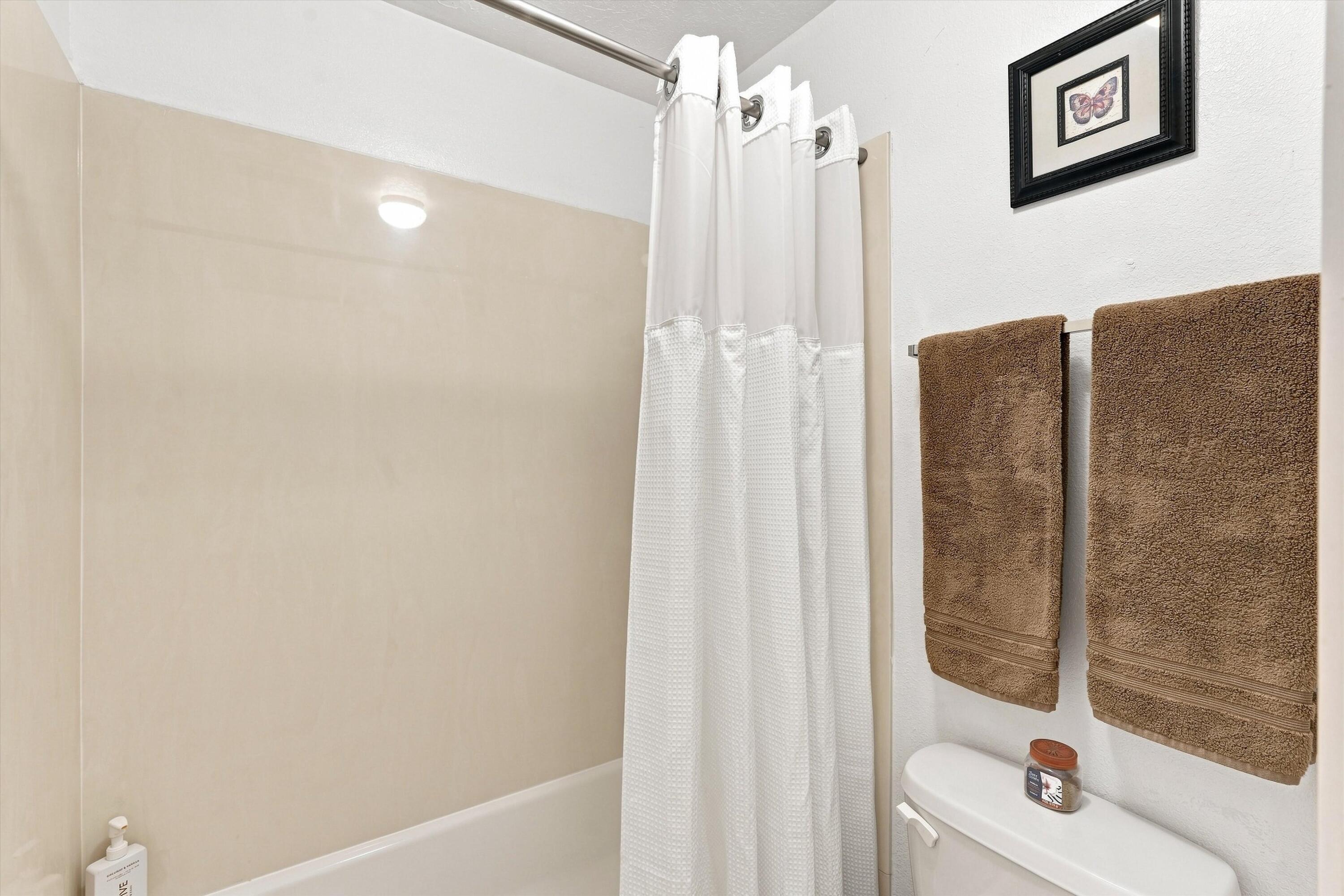 Photo 8 — 3032 Cochiti Street NE