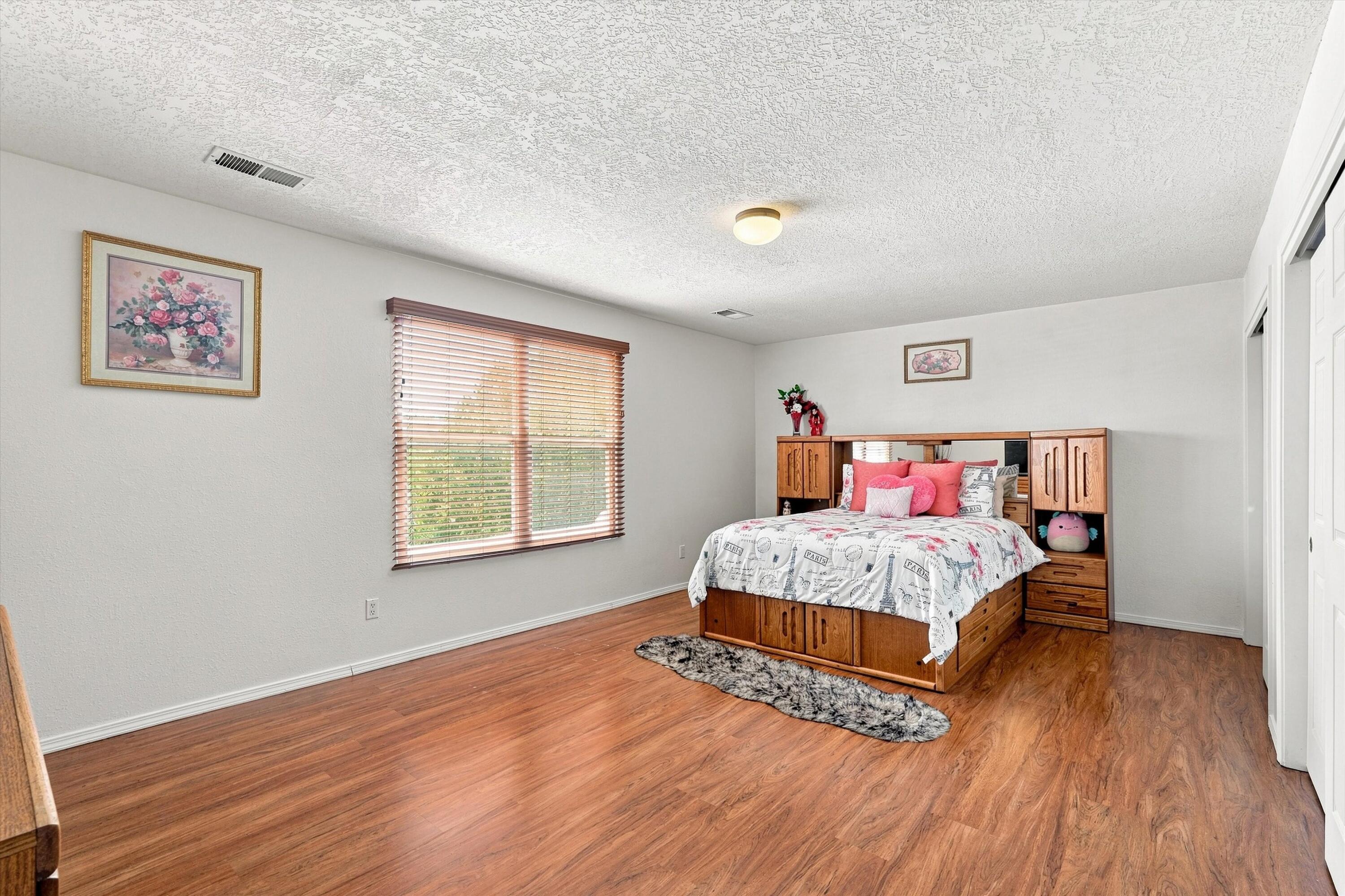 Photo 9 — 3032 Cochiti Street NE