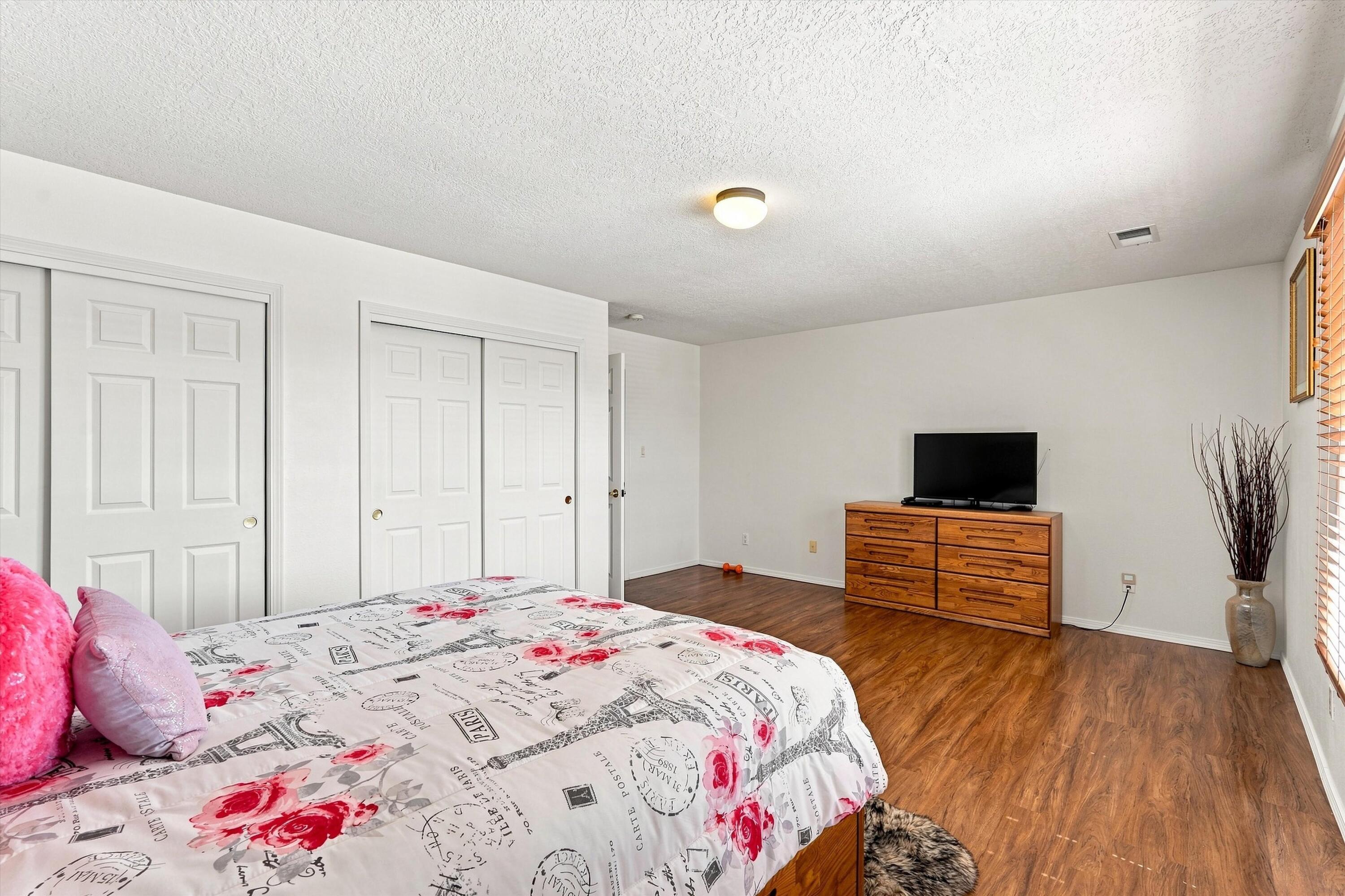 Photo 10 — 3032 Cochiti Street NE