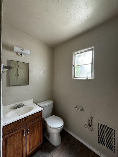 Photo 2 — 502 Headingly Avenue NW