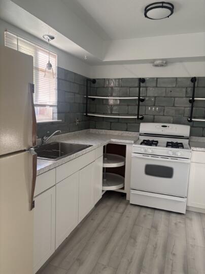 Photo 13 — 502 Headingly Avenue NW