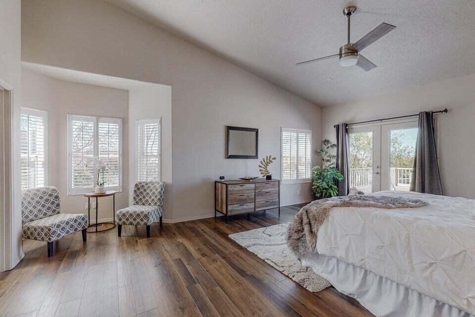 Photo 5 — 8804 Vallejo Place NE