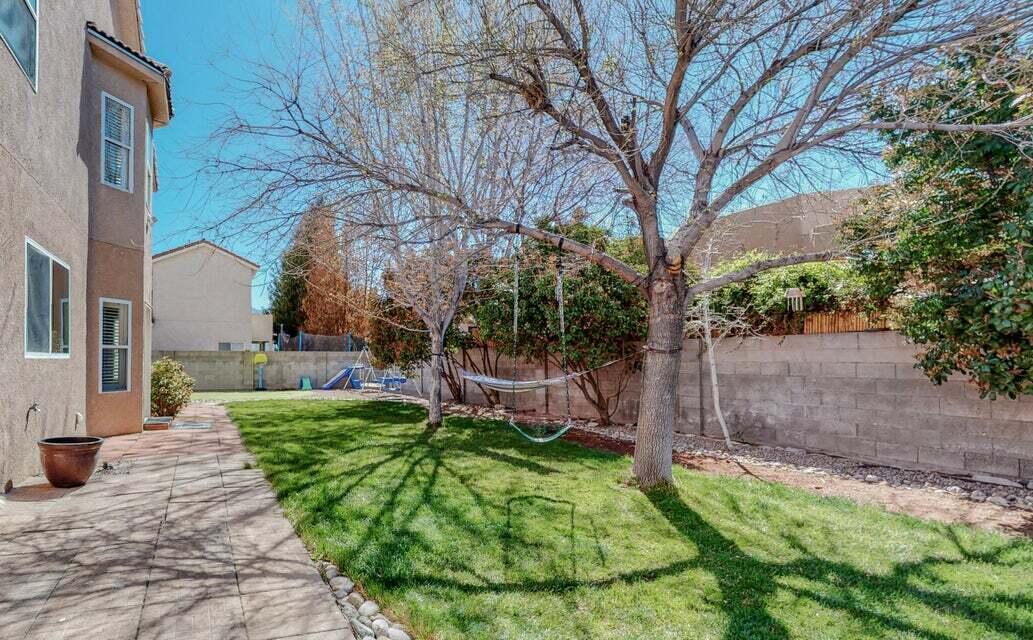 Photo 2 — 8804 Vallejo Place NE
