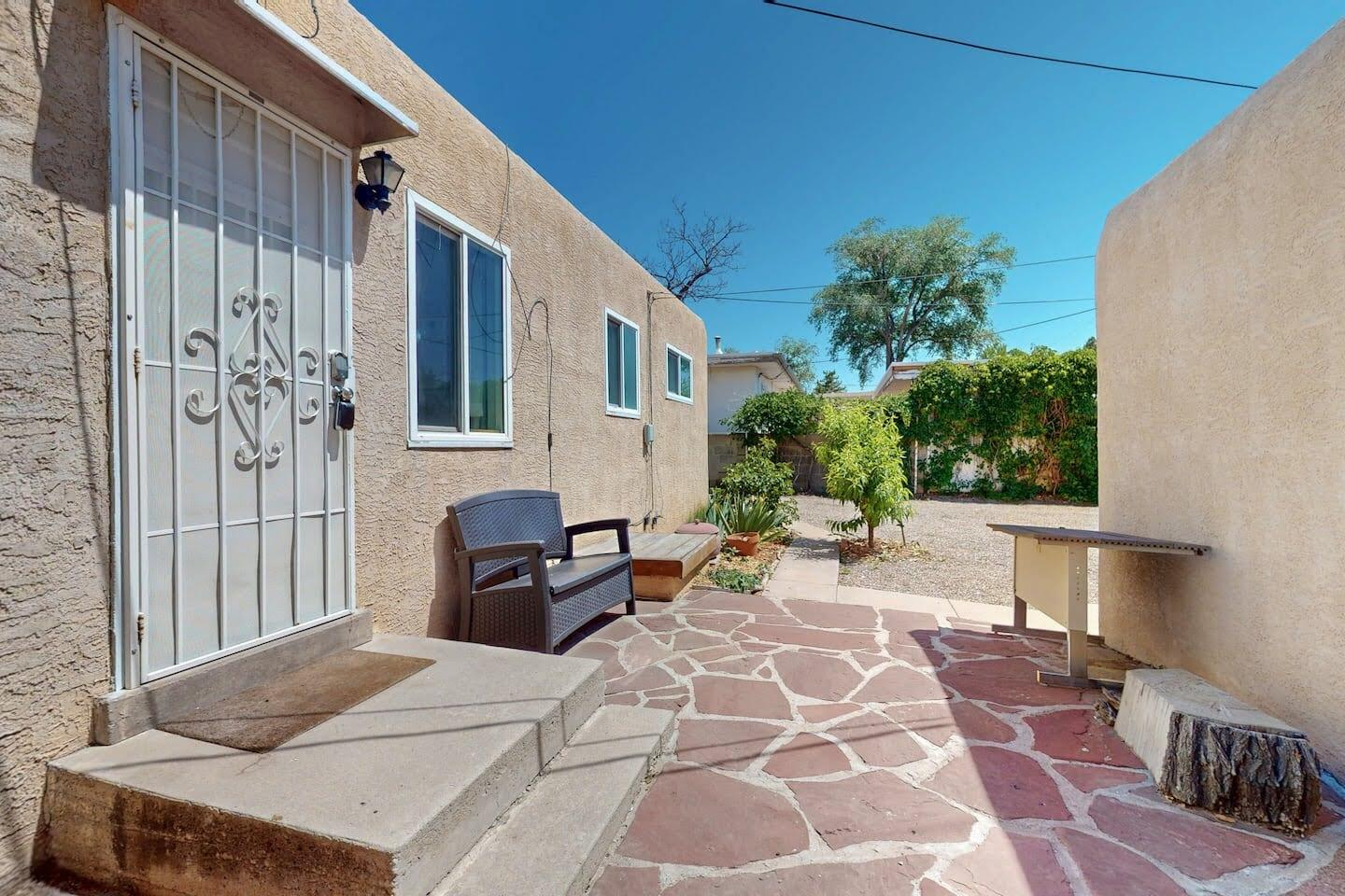 735 Jefferson Street NE, Albuquerque, NM 87110