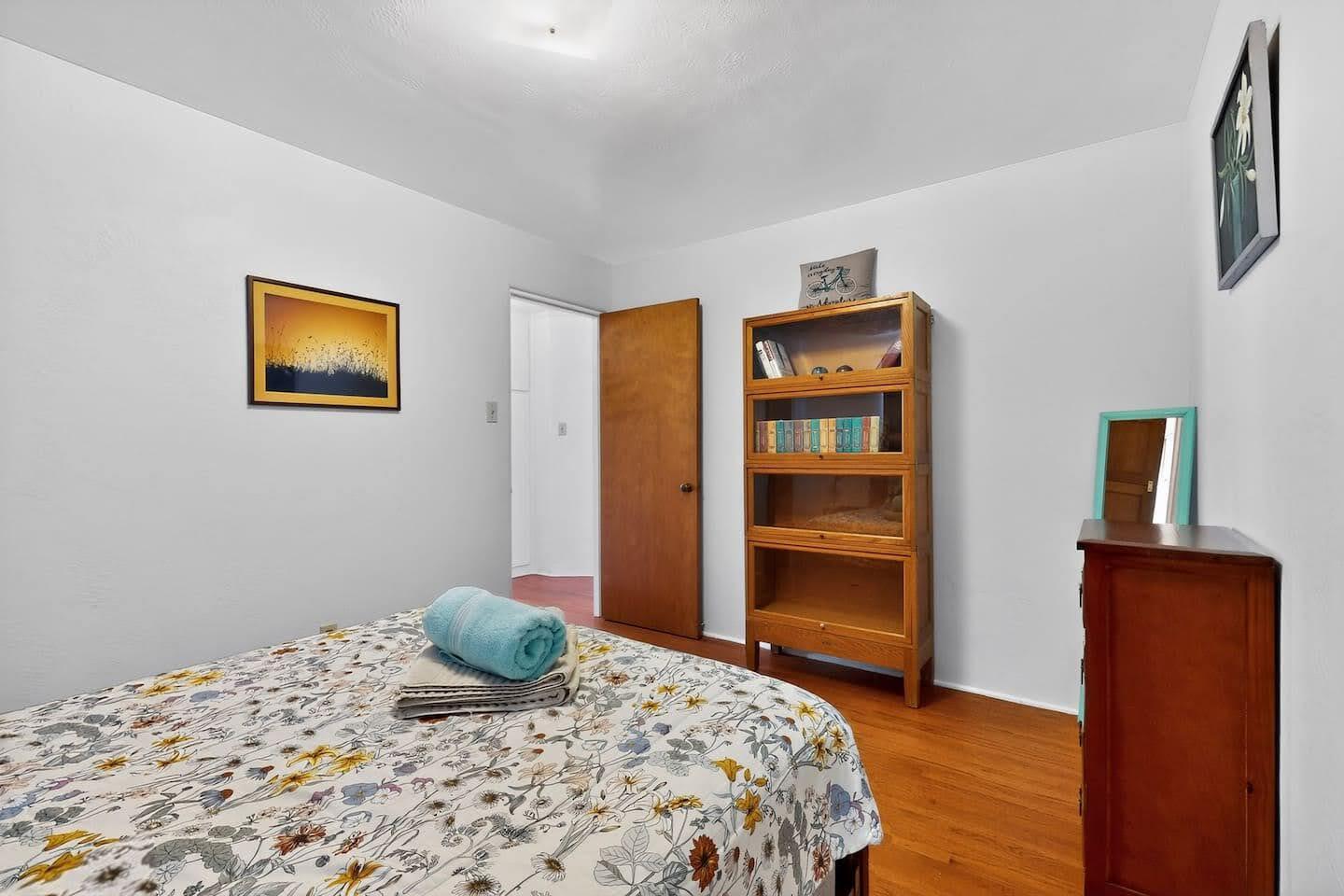 Photo 8 — 735 Jefferson Street NE