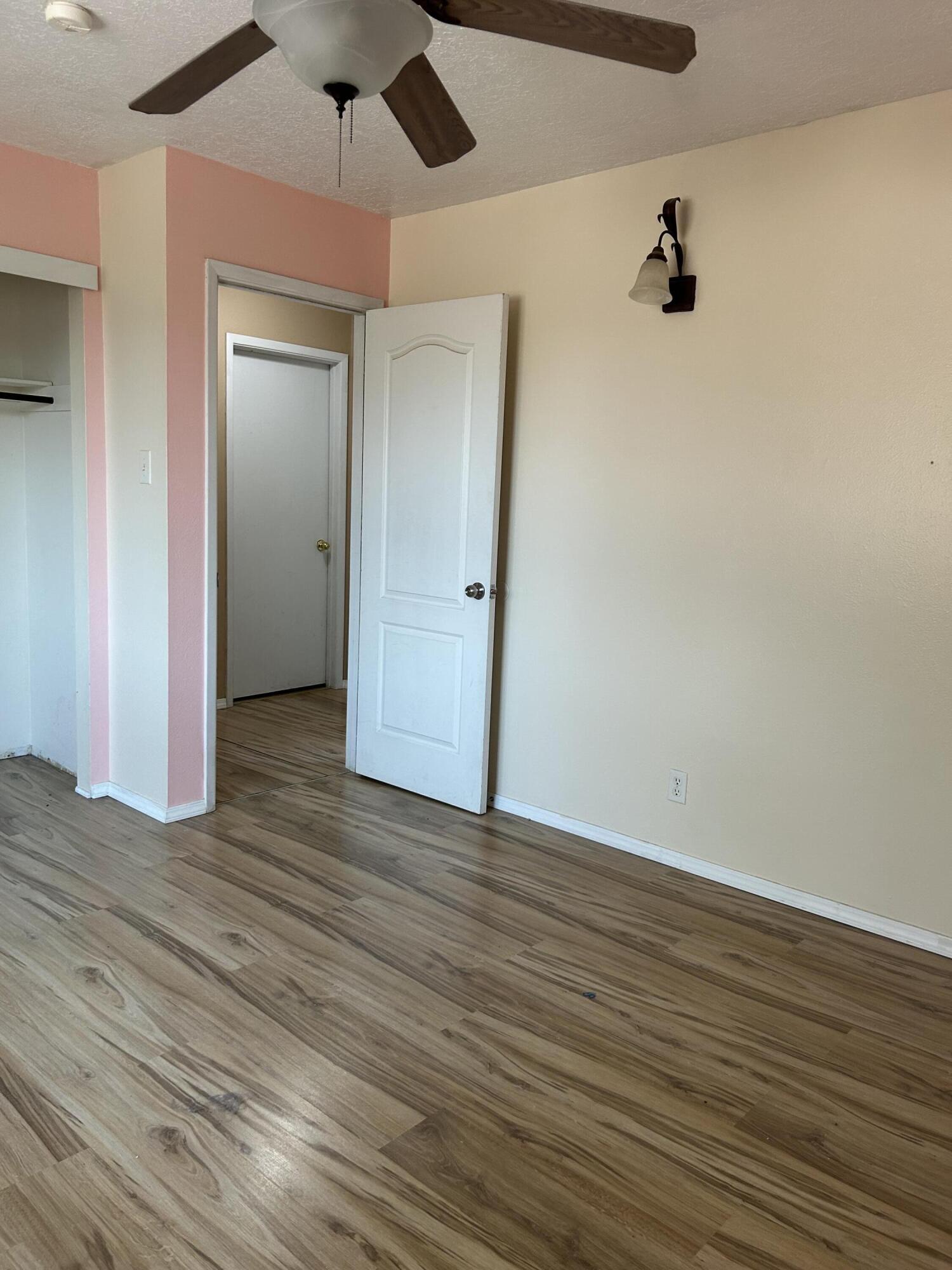 Photo 9 — 602 La Mesa Drive