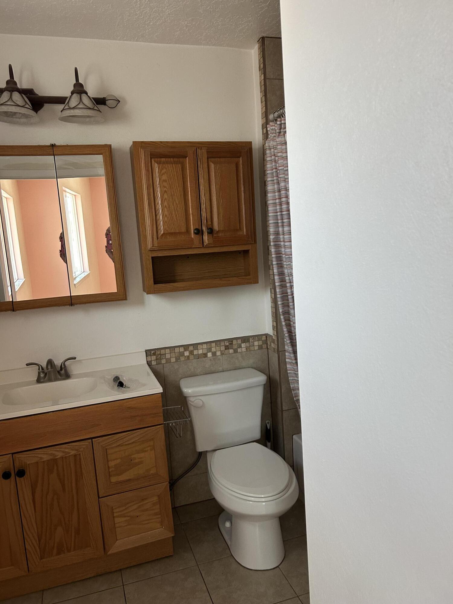 Photo 7 — 602 La Mesa Drive