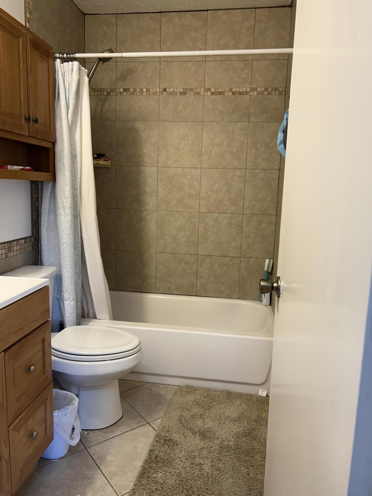 Photo 4 — 602 La Mesa Drive