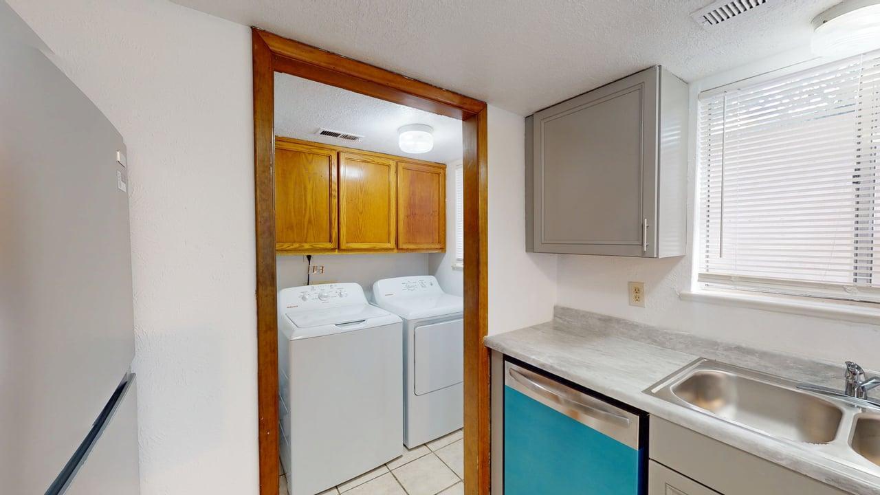 Photo 7 — 808 Ortiz Drive SE