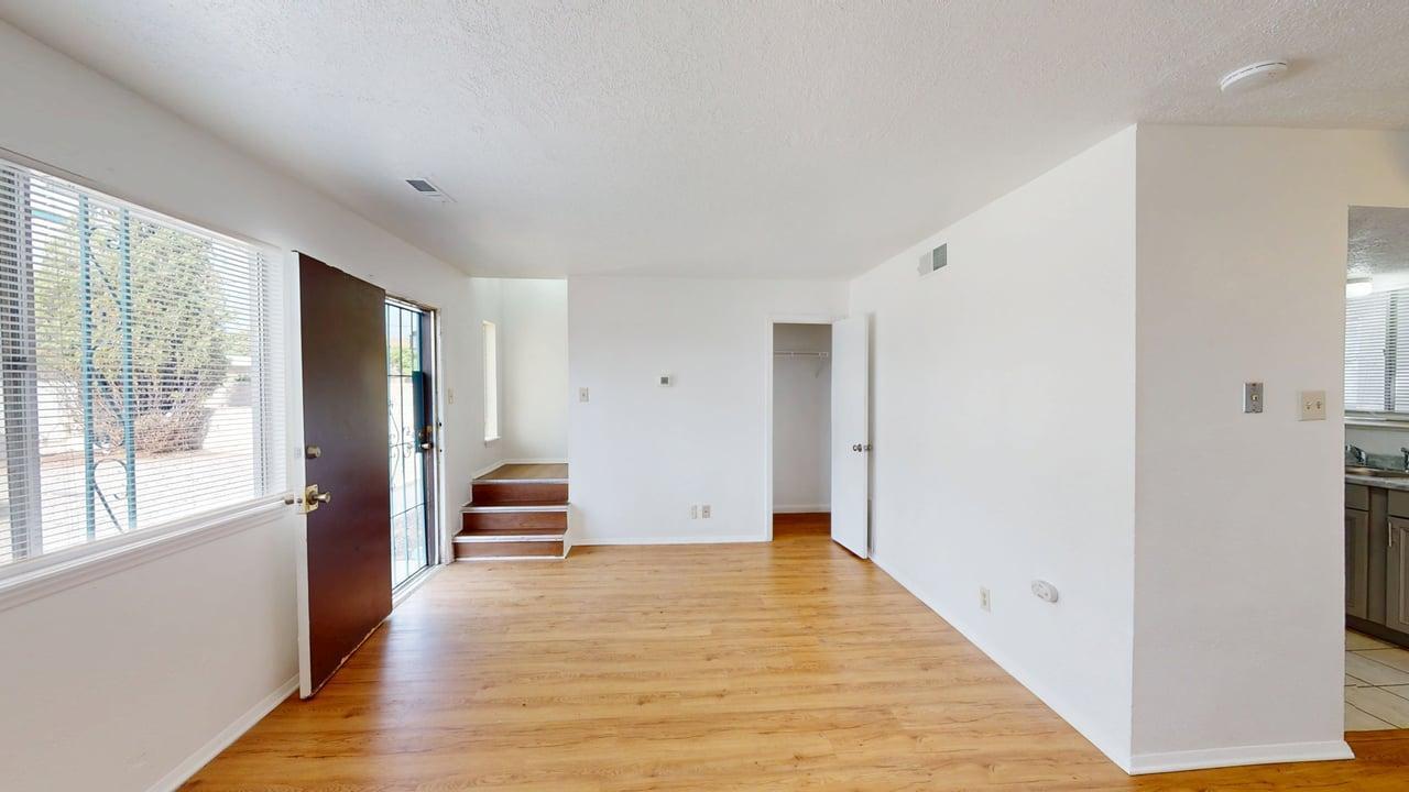 Photo 9 — 808 Ortiz Drive SE