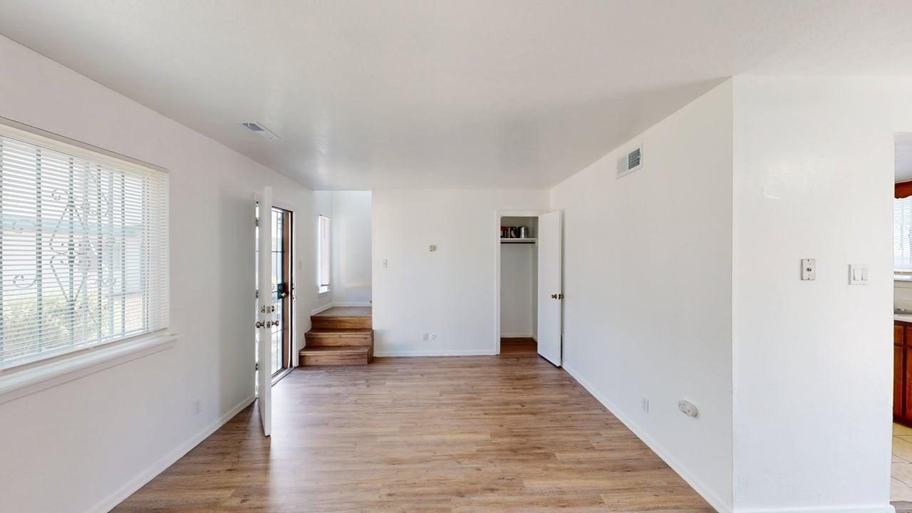 Photo 15 — 808 Ortiz Drive SE