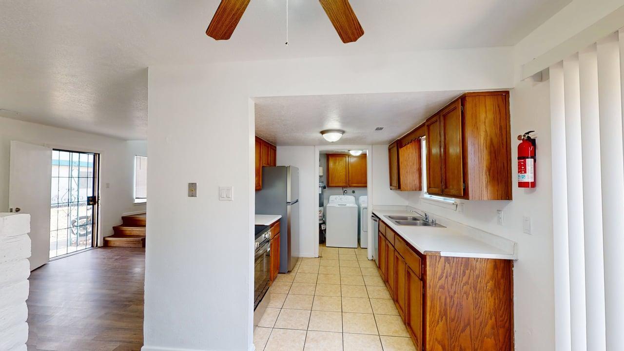 Photo 17 — 808 Ortiz Drive SE