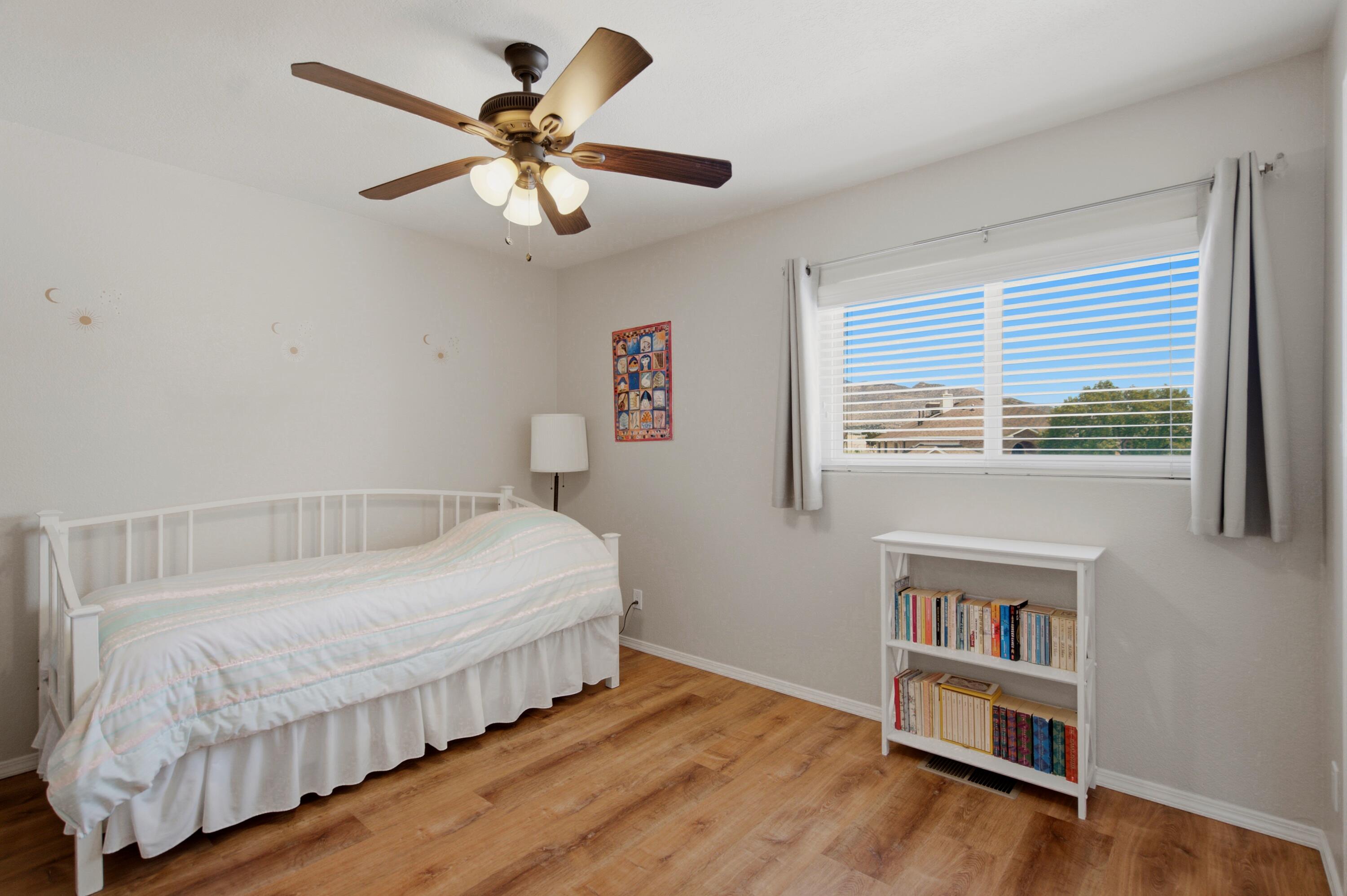 Photo 19 — 1005 Chiricahua Street SE