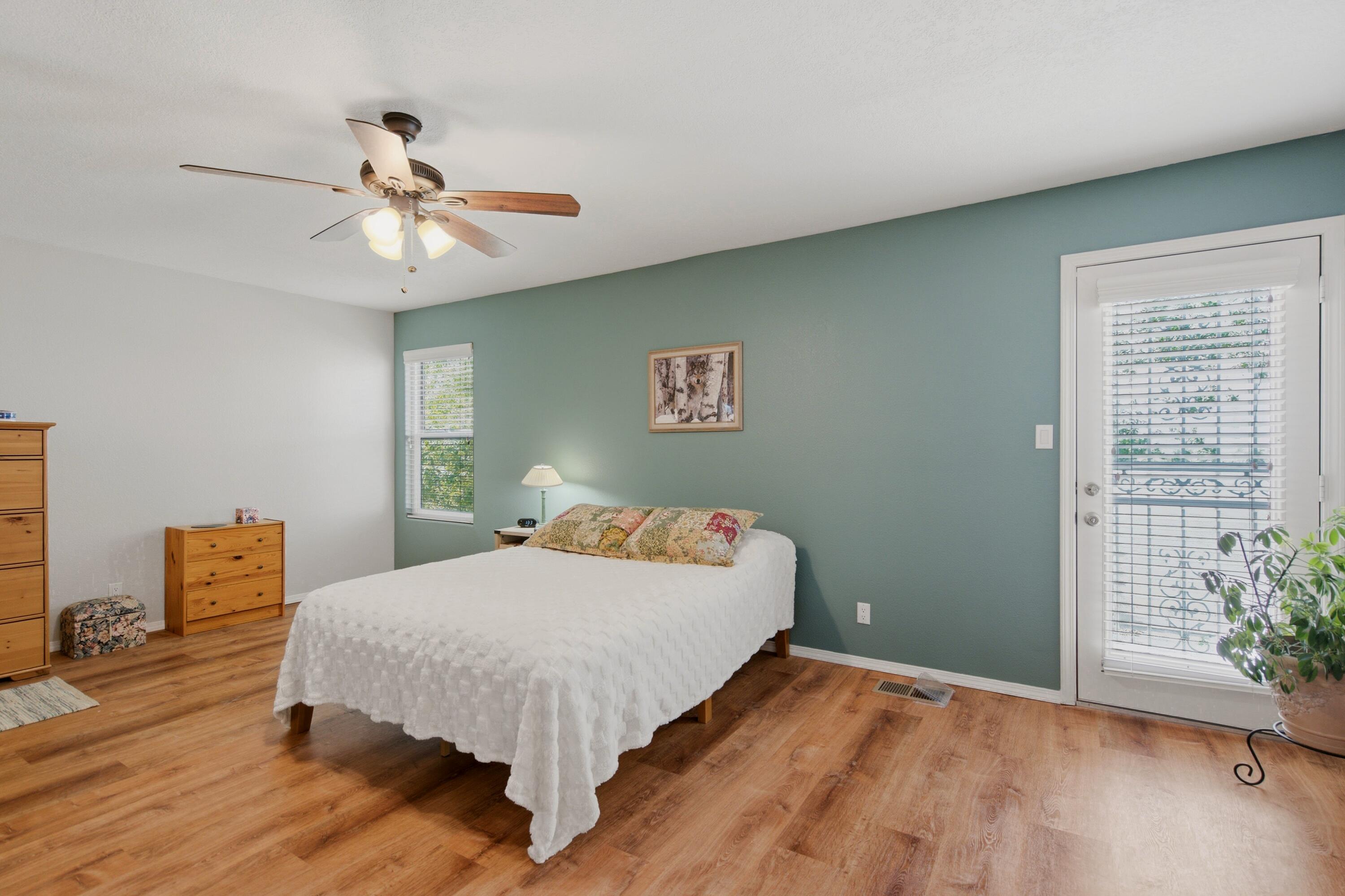 Photo 17 — 1005 Chiricahua Street SE
