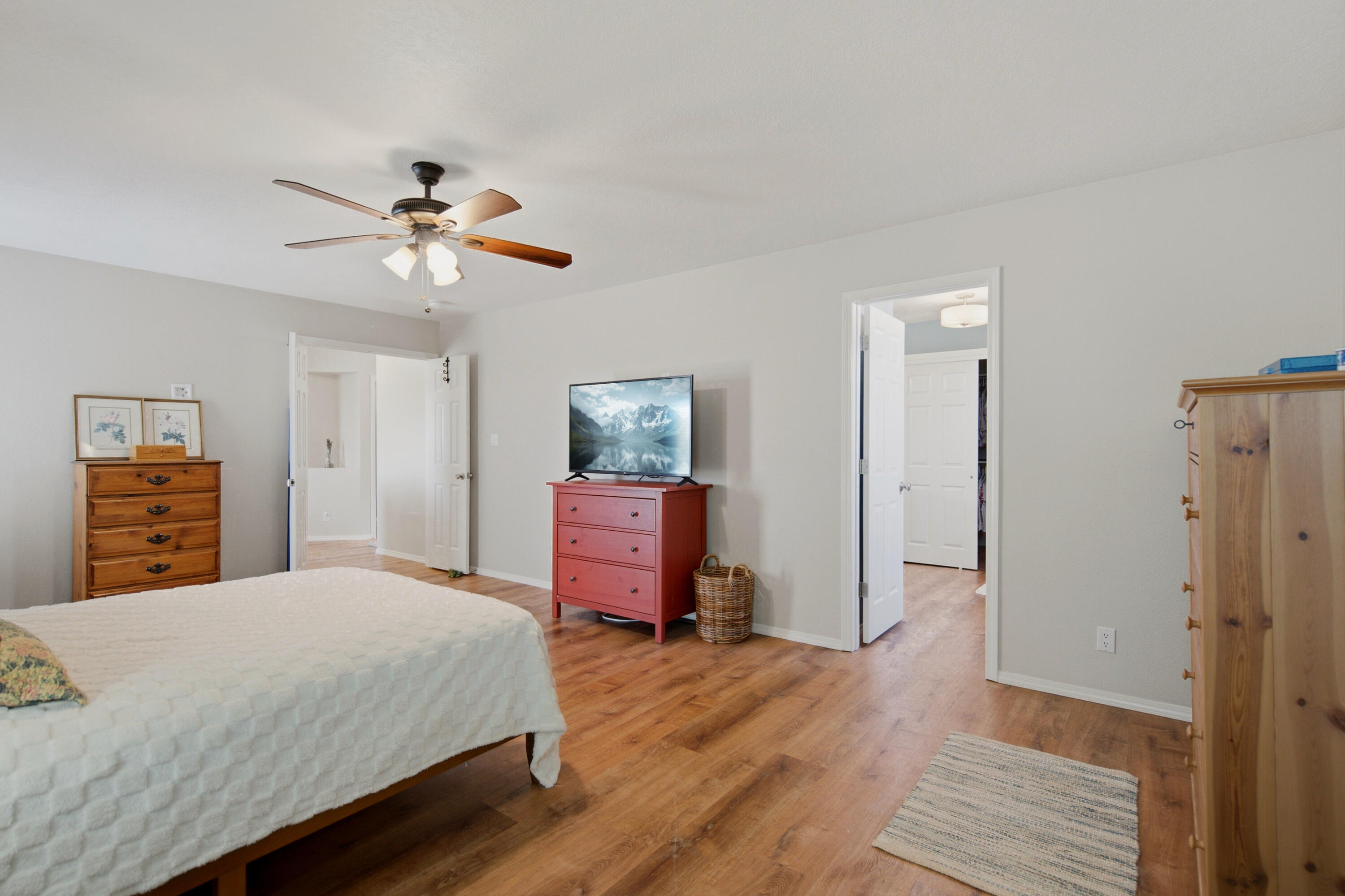 Photo 16 — 1005 Chiricahua Street SE