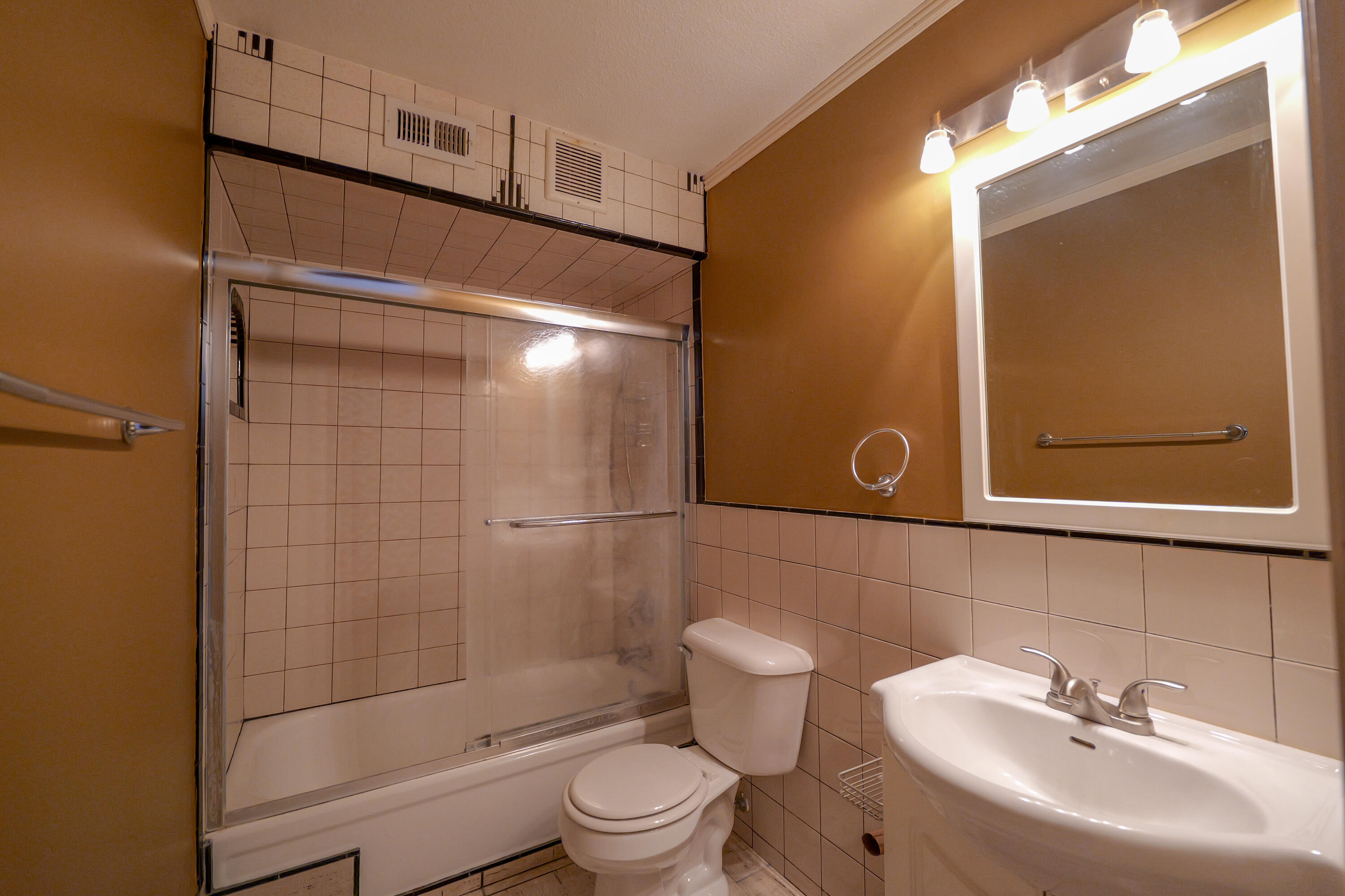 Photo 15 — 3833 Montgomery Boulevard NE APT 524
